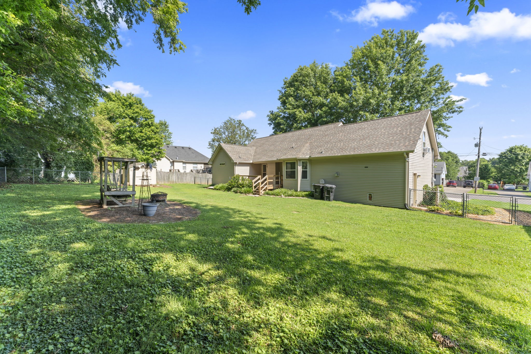 2125 Dothan Dr