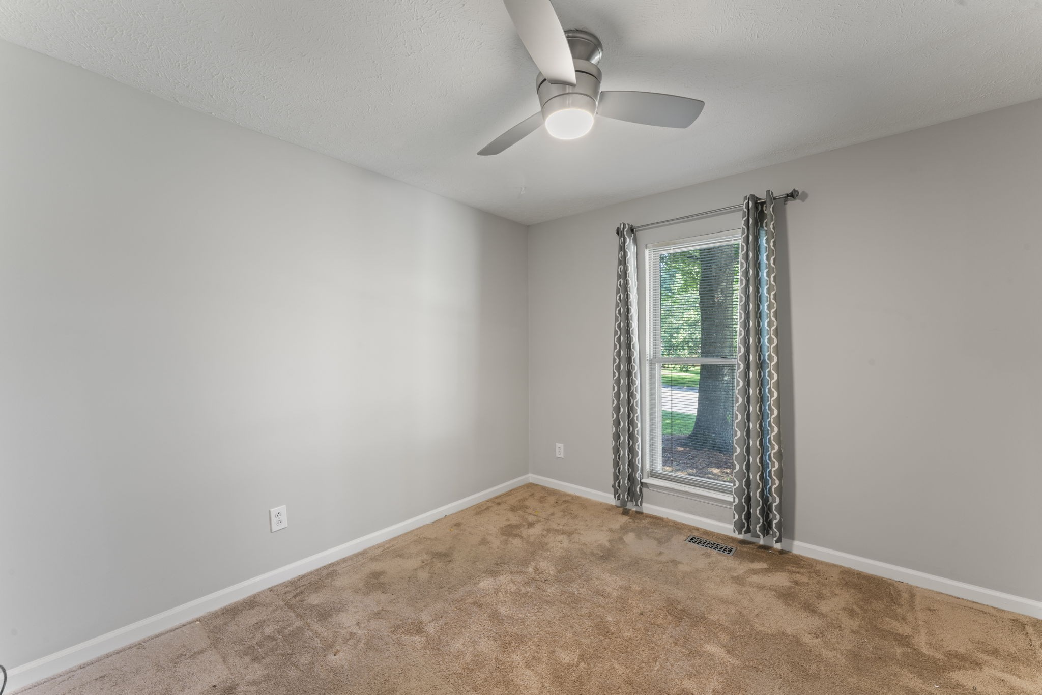 2125 Dothan Dr