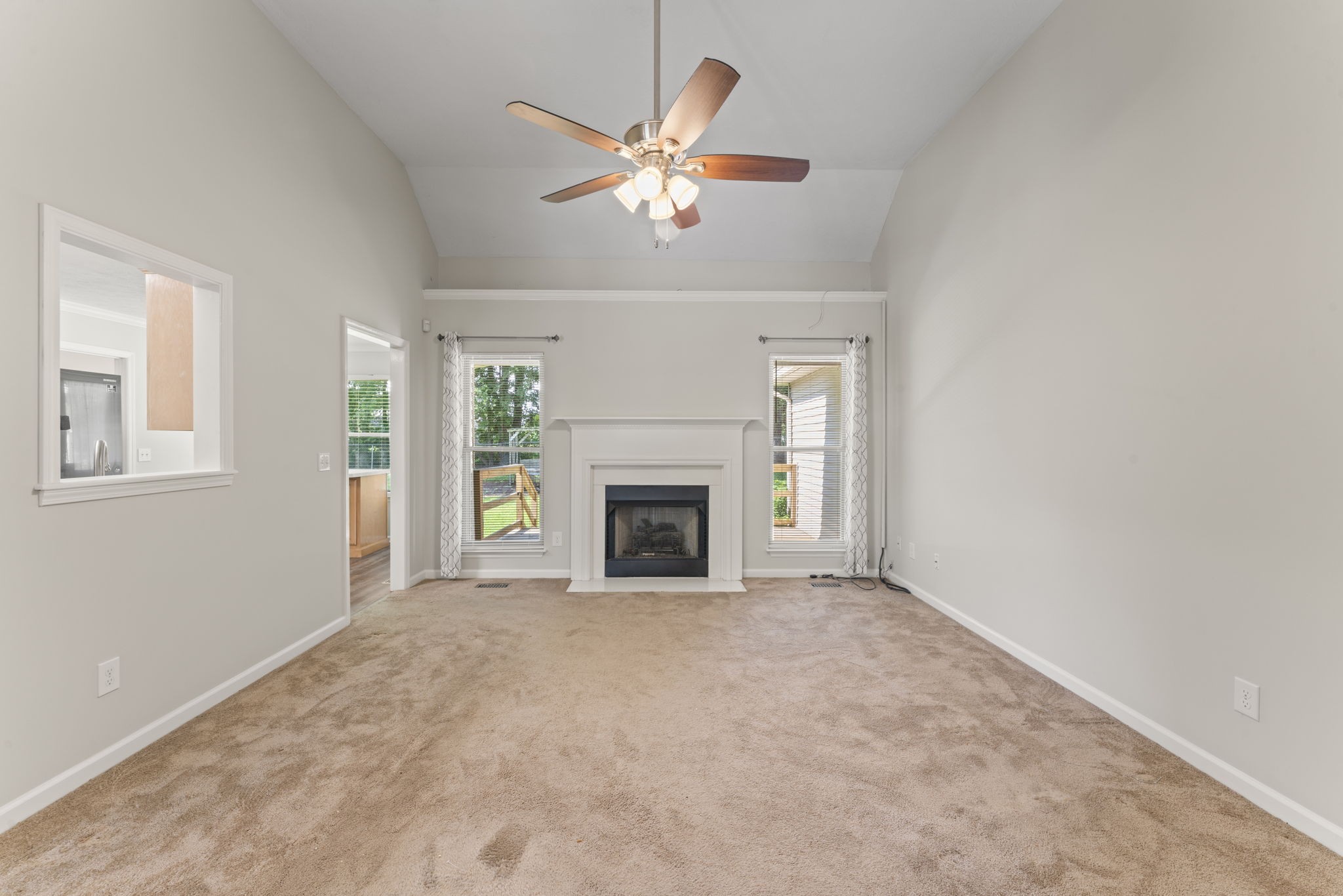 2125 Dothan Dr