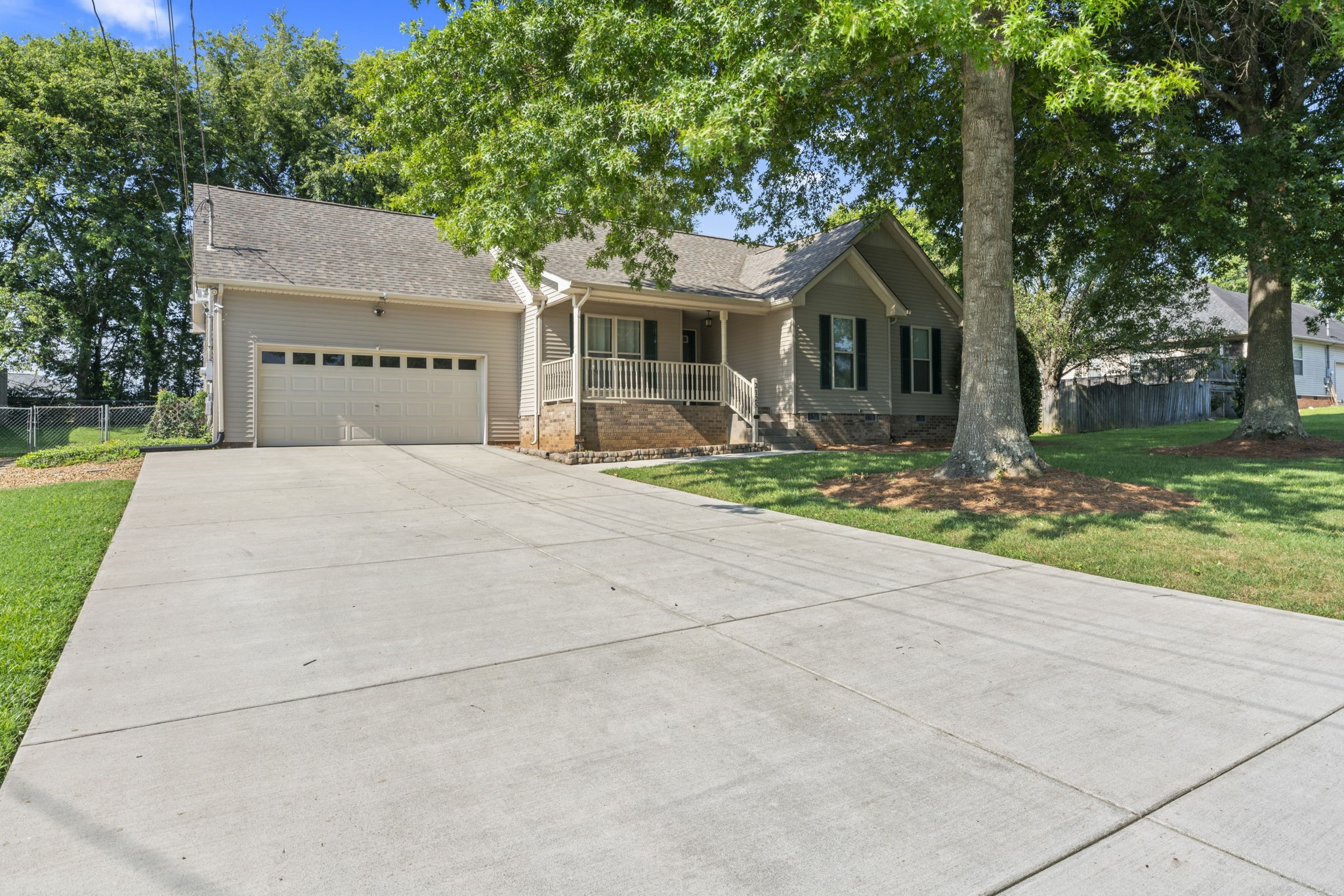 2125 Dothan Dr