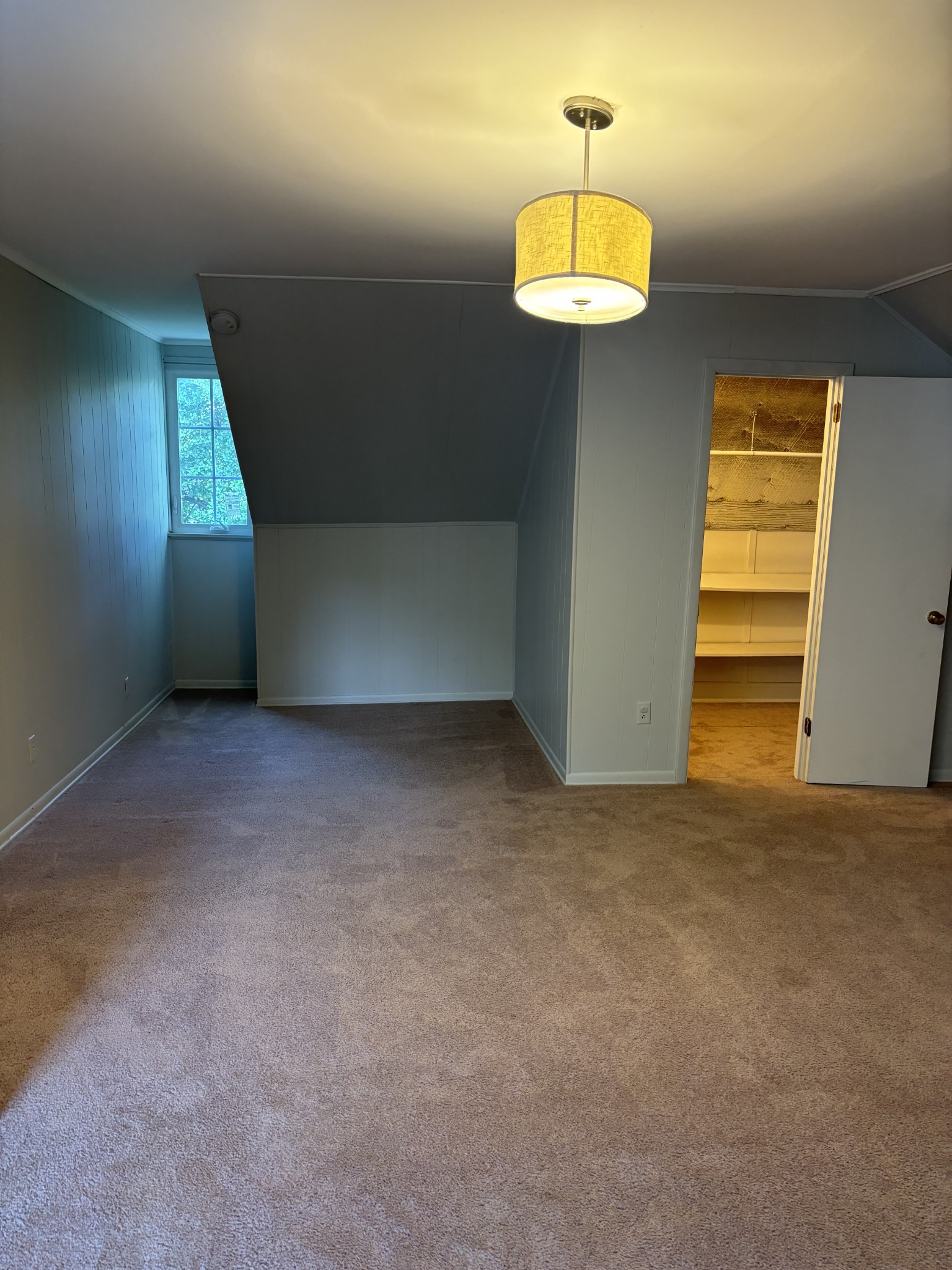 206B Elmington Ave