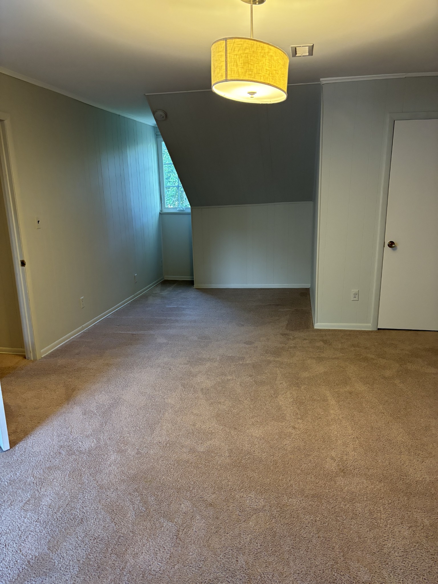 206B Elmington Ave
