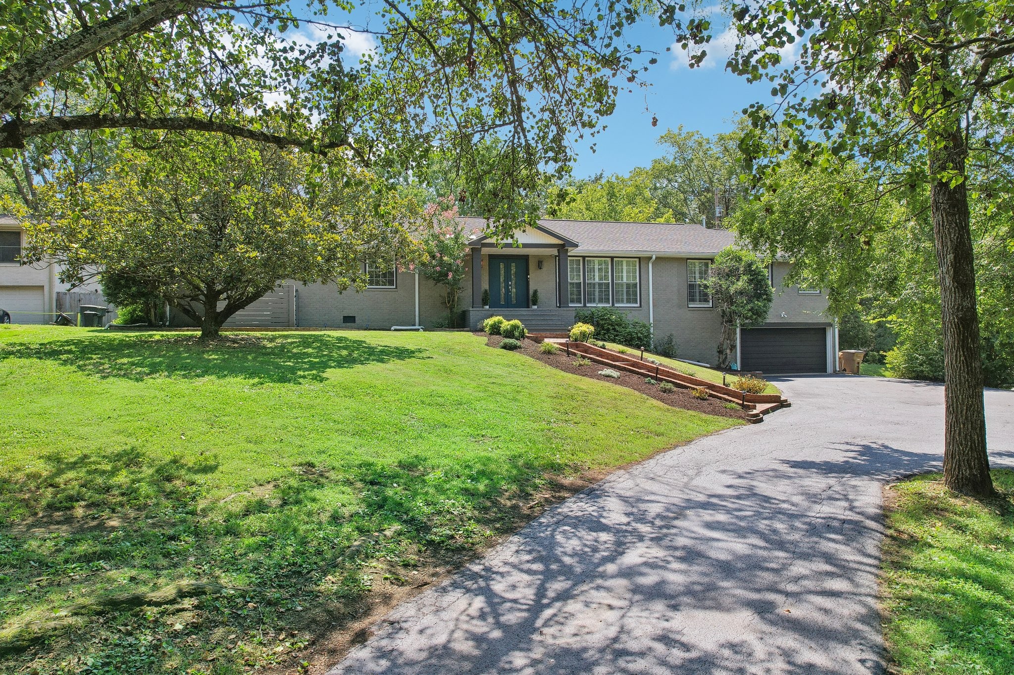 769 W Meade Dr