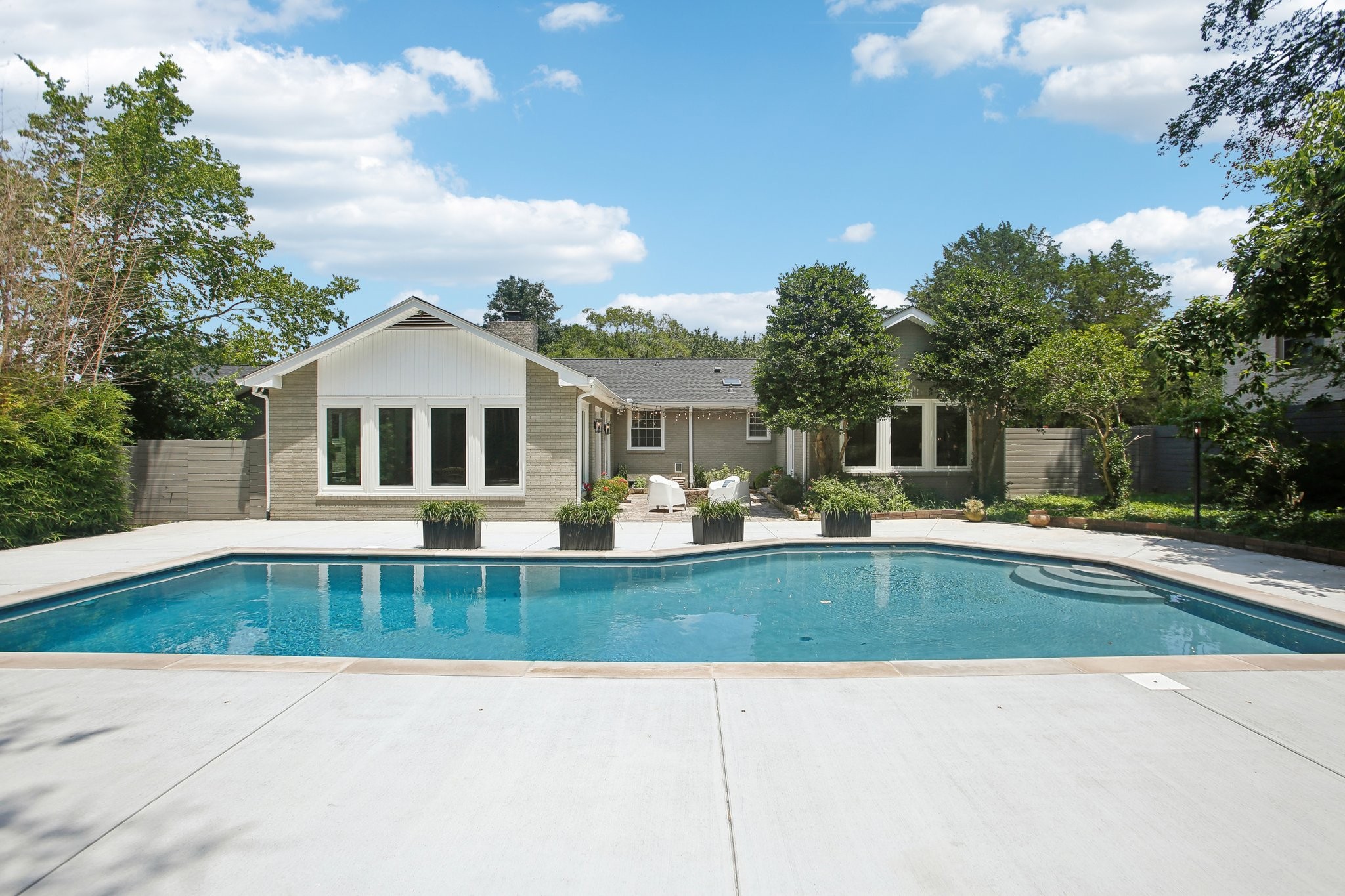 769 W Meade Dr