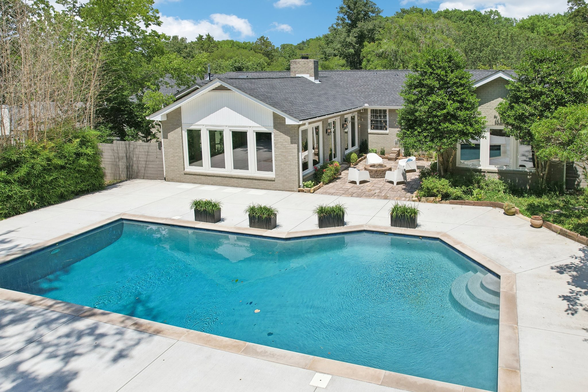769 W Meade Dr