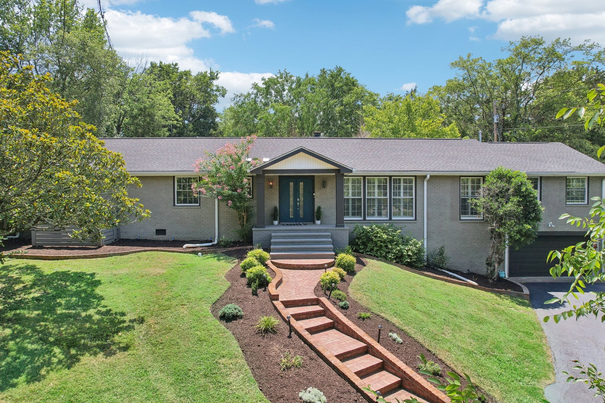 769 W Meade Dr