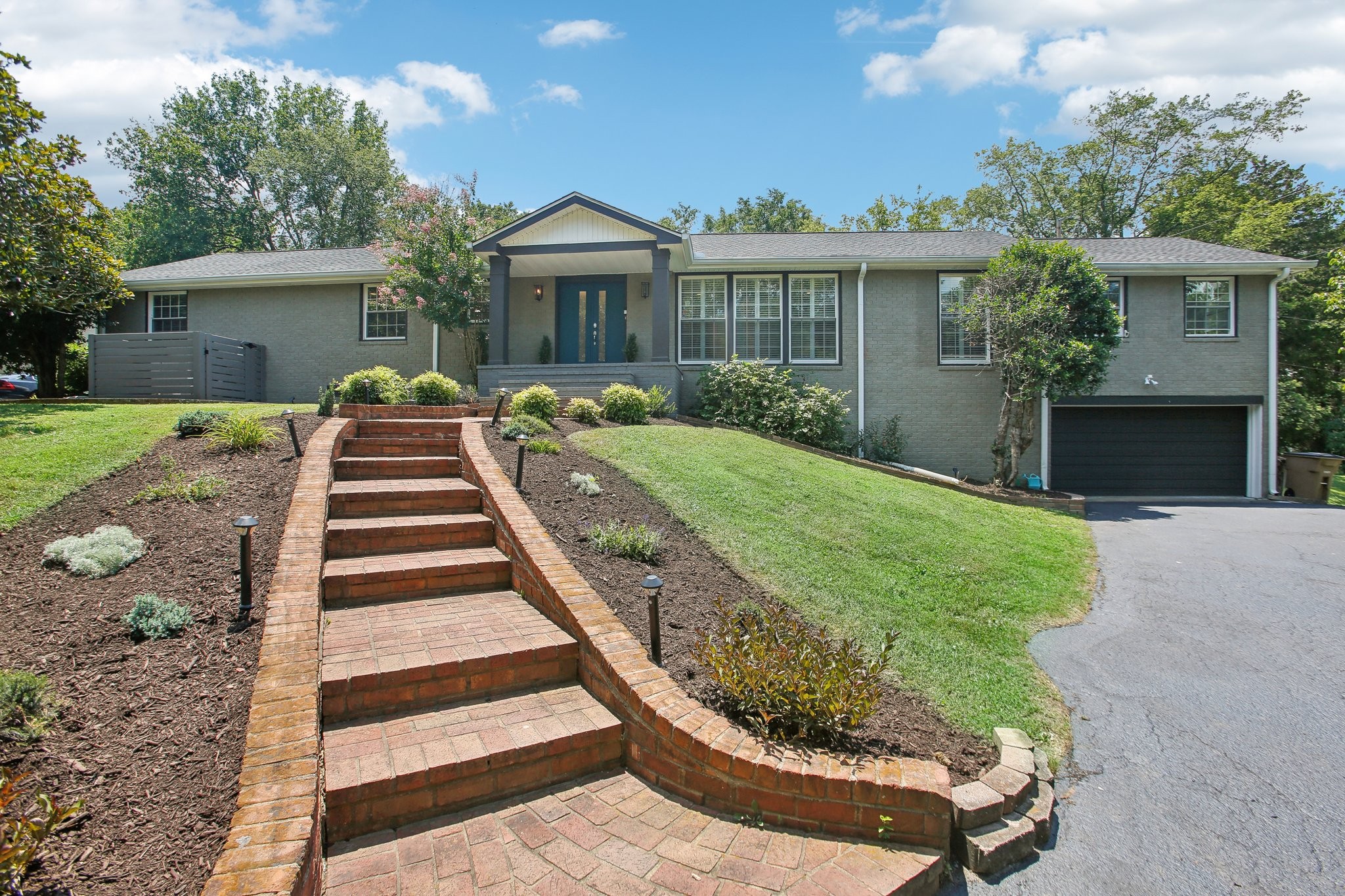 769 W Meade Dr