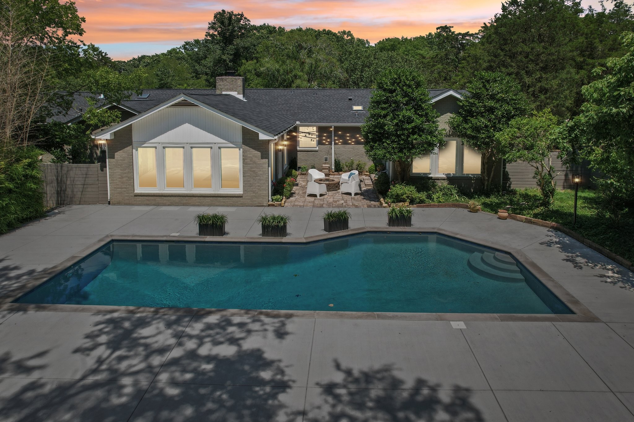 769 W Meade Dr
