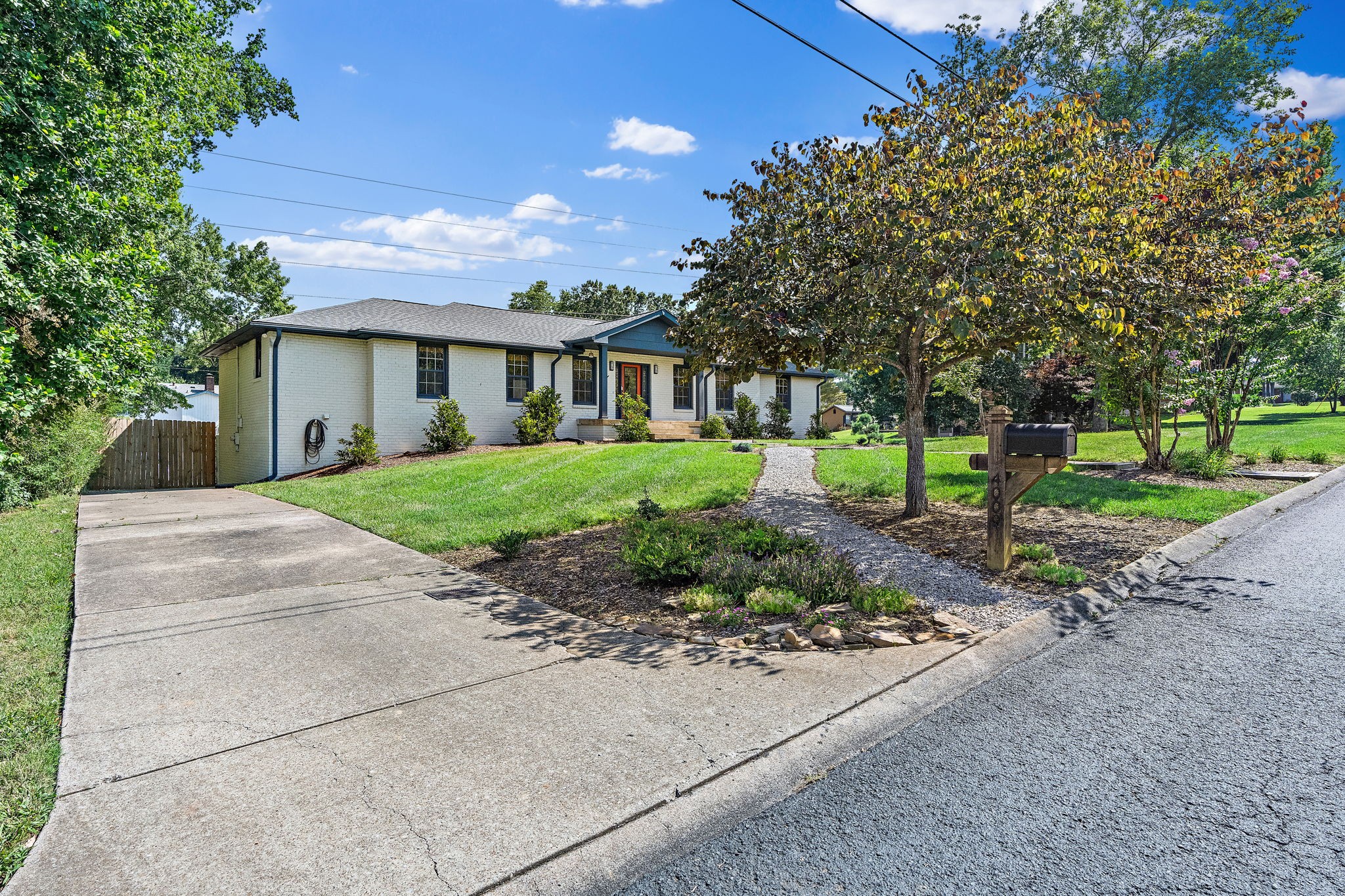 4009 Port Cleburne Ln