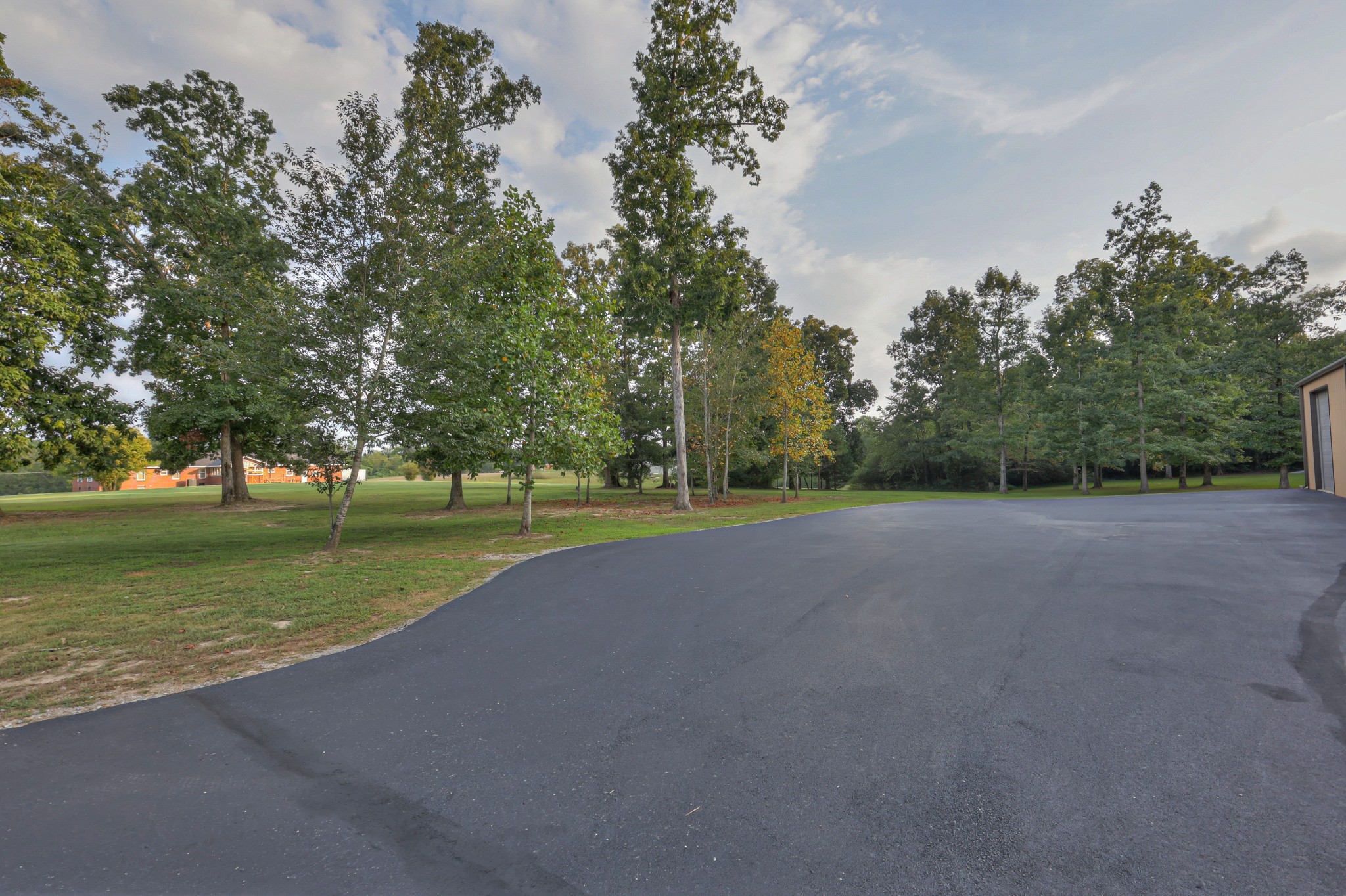2498 Gourdneck Rd, NW