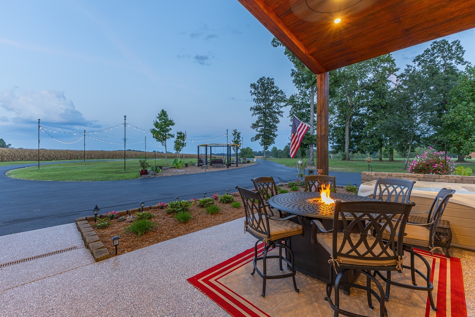 2498 Gourdneck Rd, NW