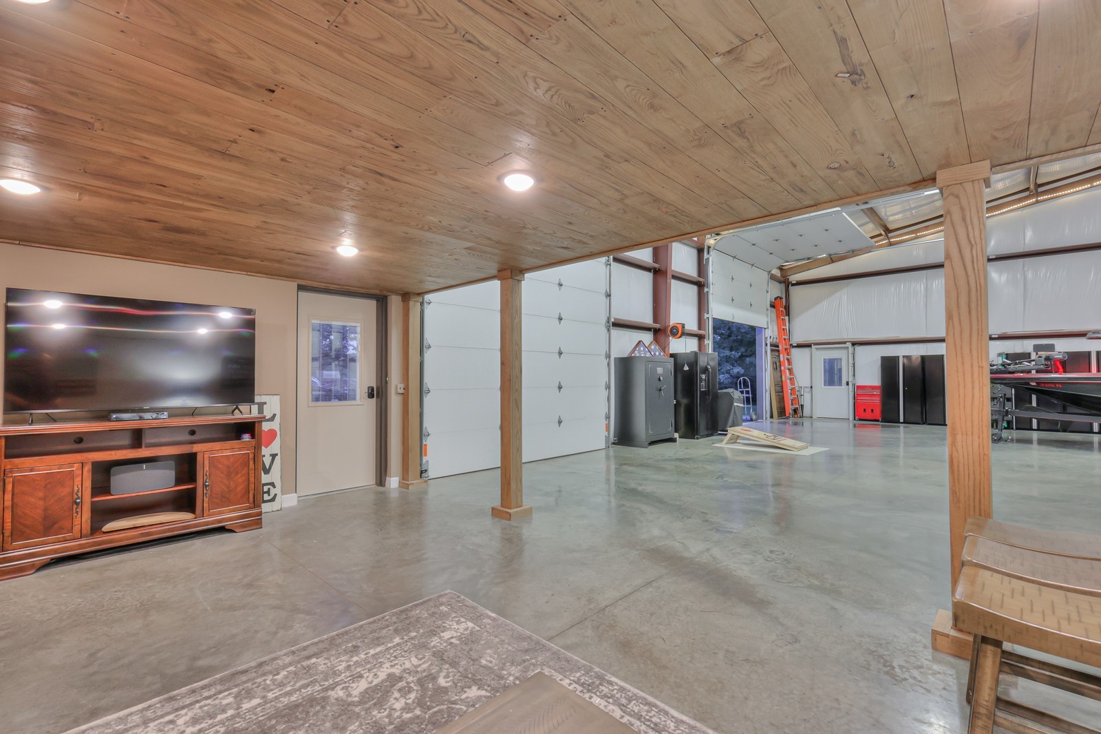 2498 Gourdneck Rd, NW