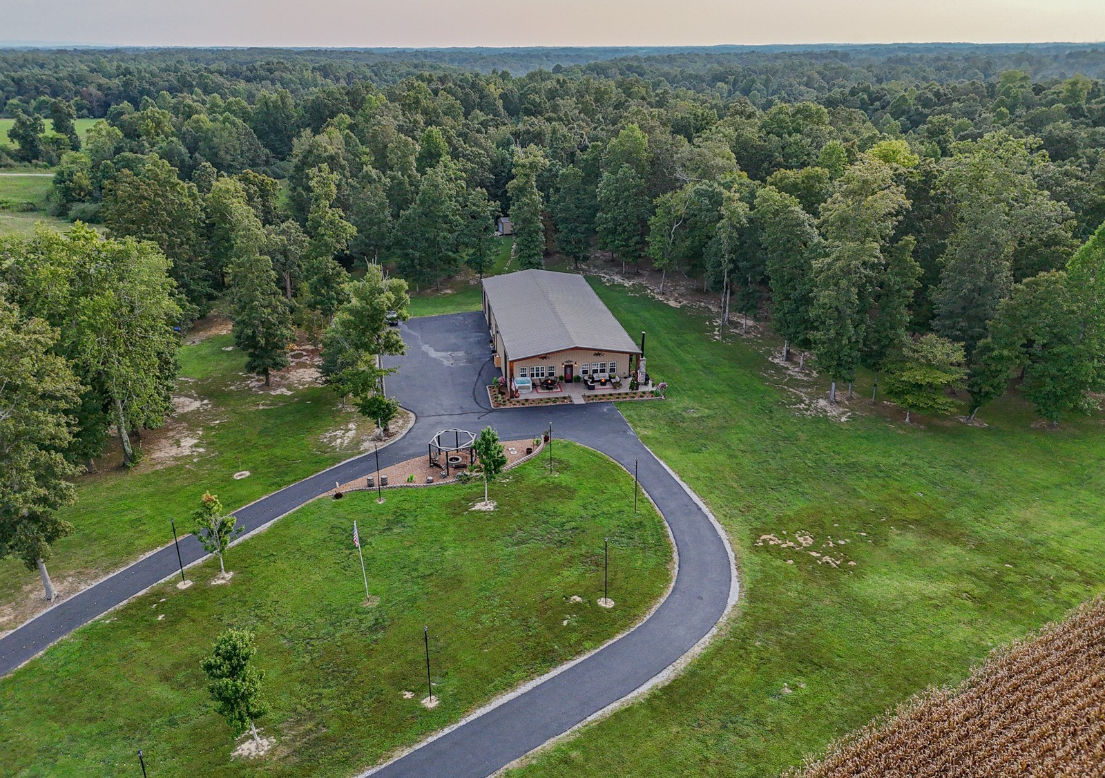 2498 Gourdneck Rd, NW