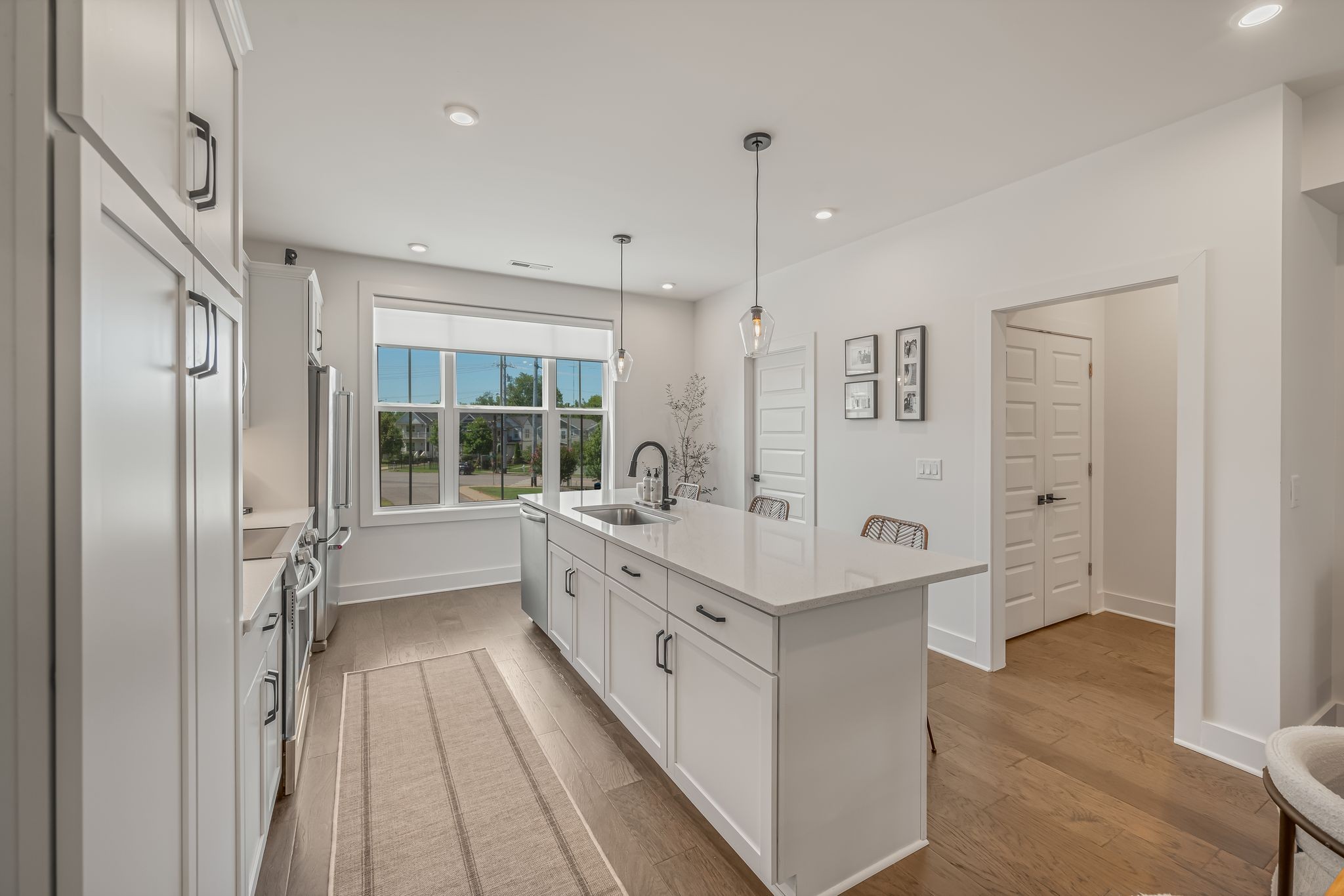 1241 Nations Dr Unit: End Unit