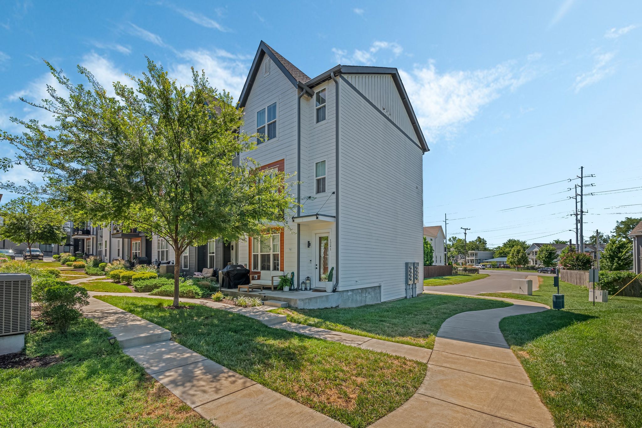 1241 Nations Dr Unit: End Unit