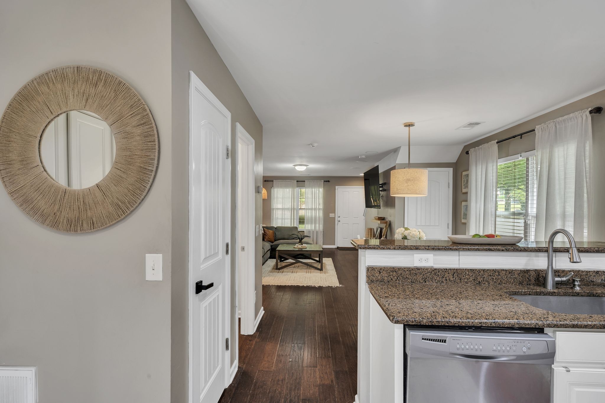 302 Mapleton Aly