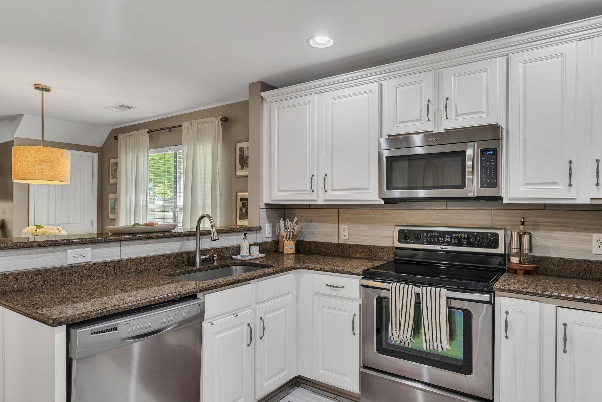 302 Mapleton Aly
