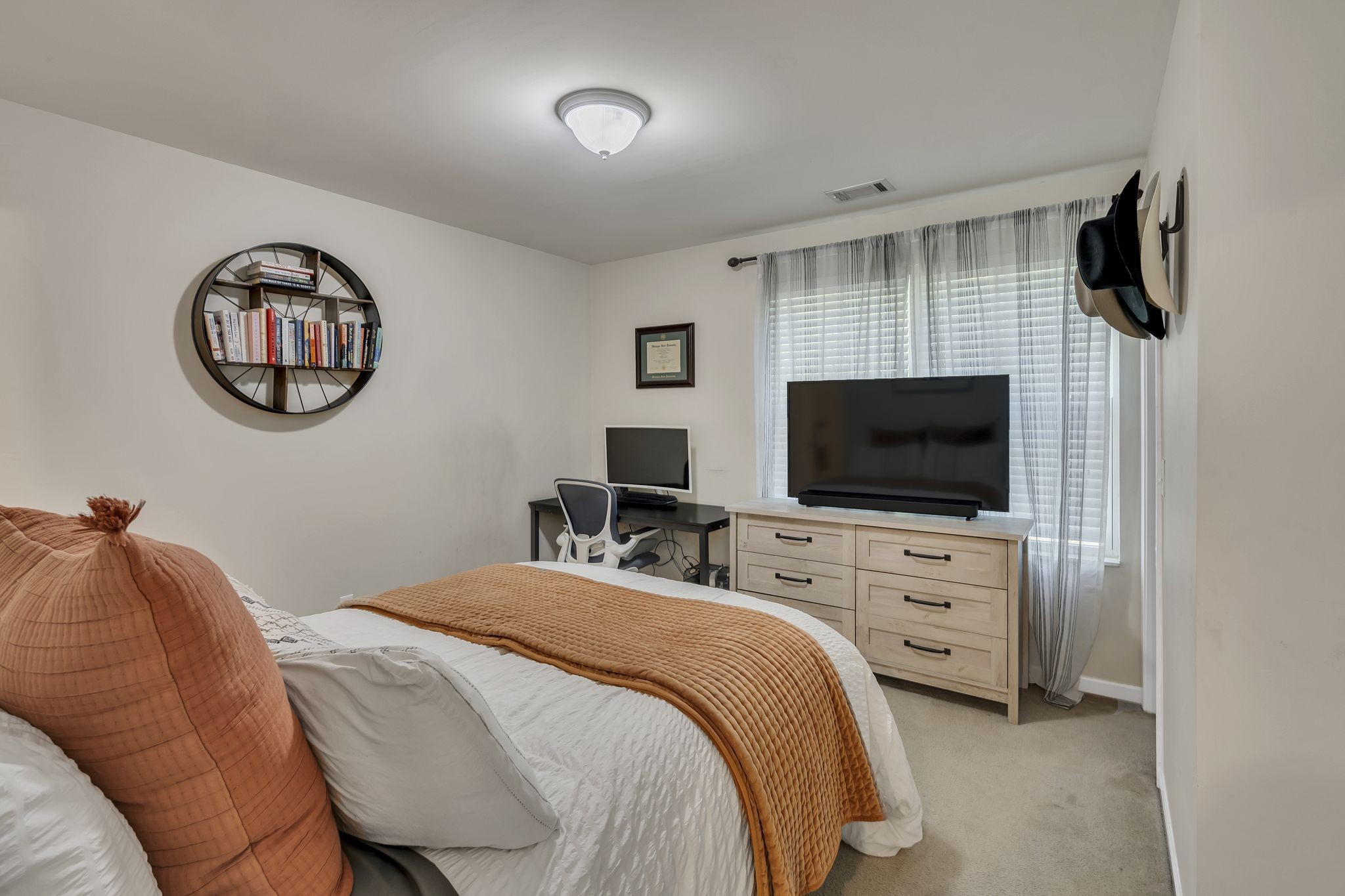 302 Mapleton Aly