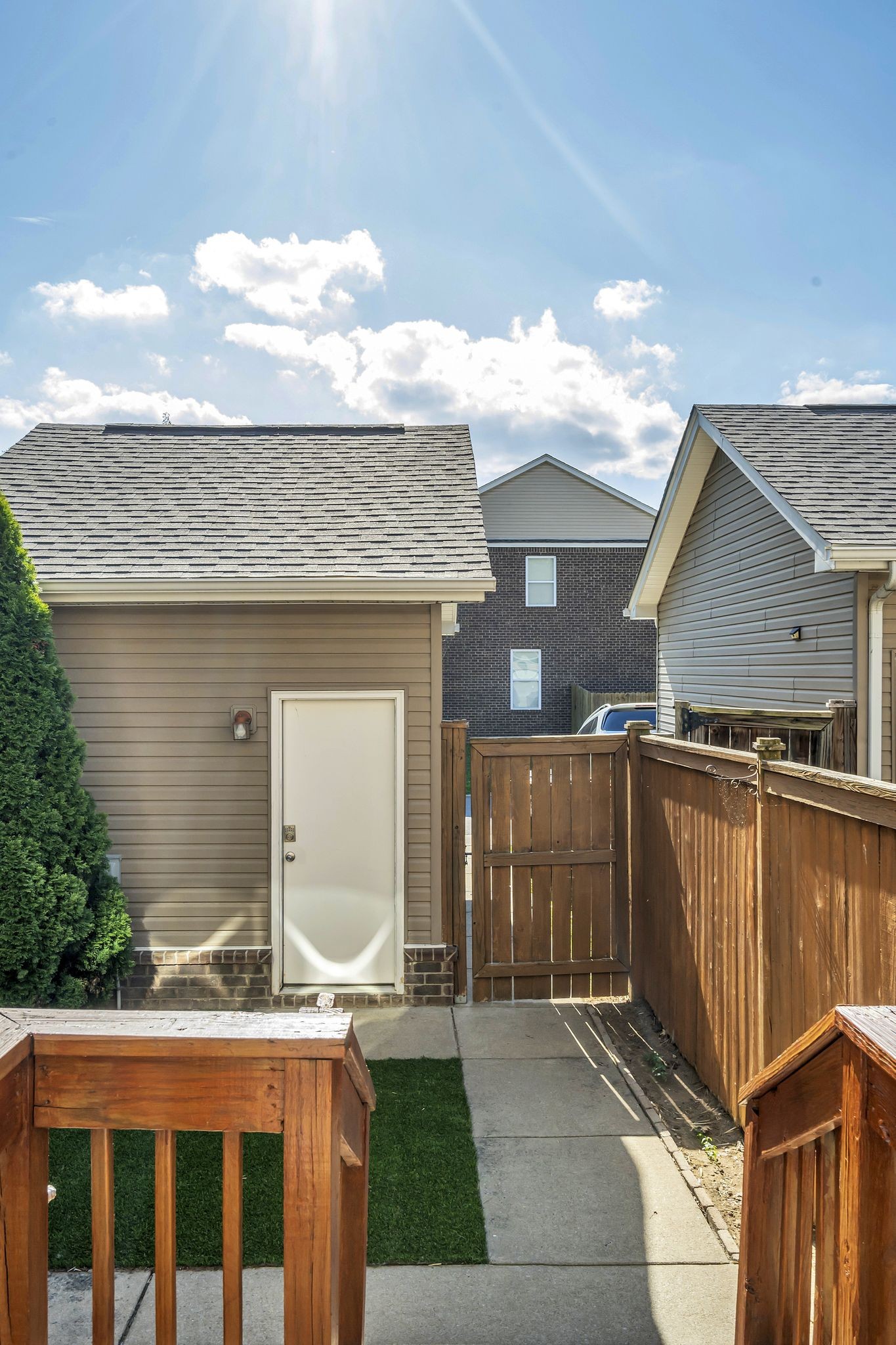 302 Mapleton Aly
