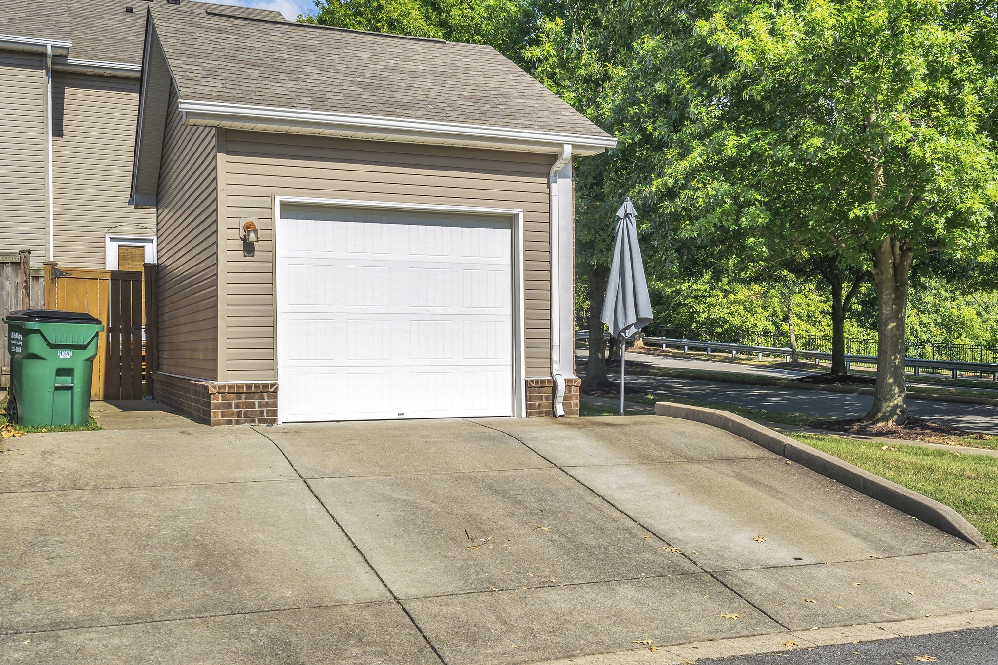 302 Mapleton Aly