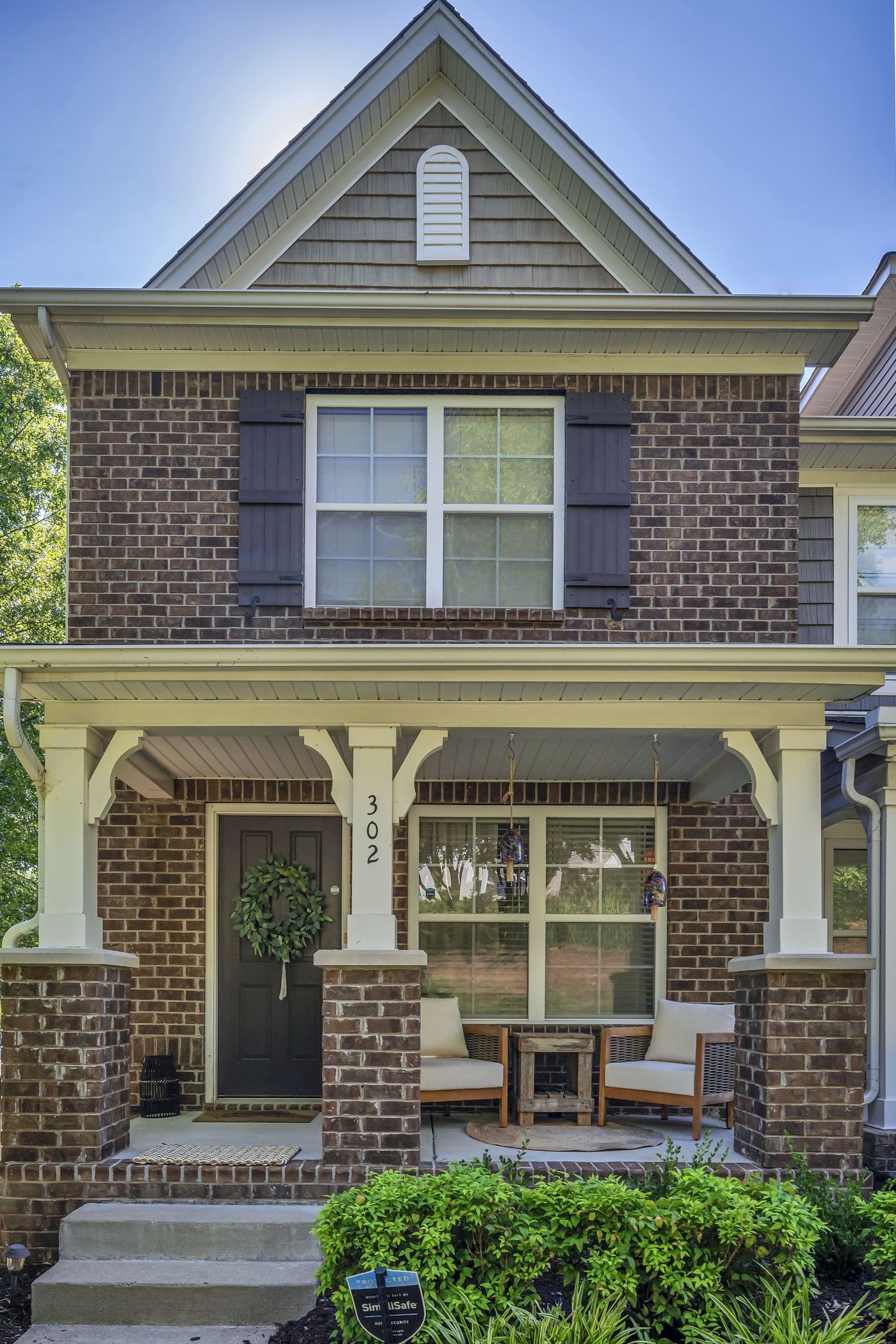 302 Mapleton Aly