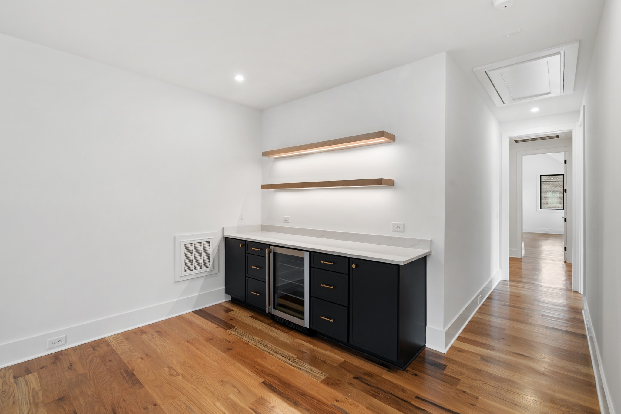 1642 Honeyman Pt