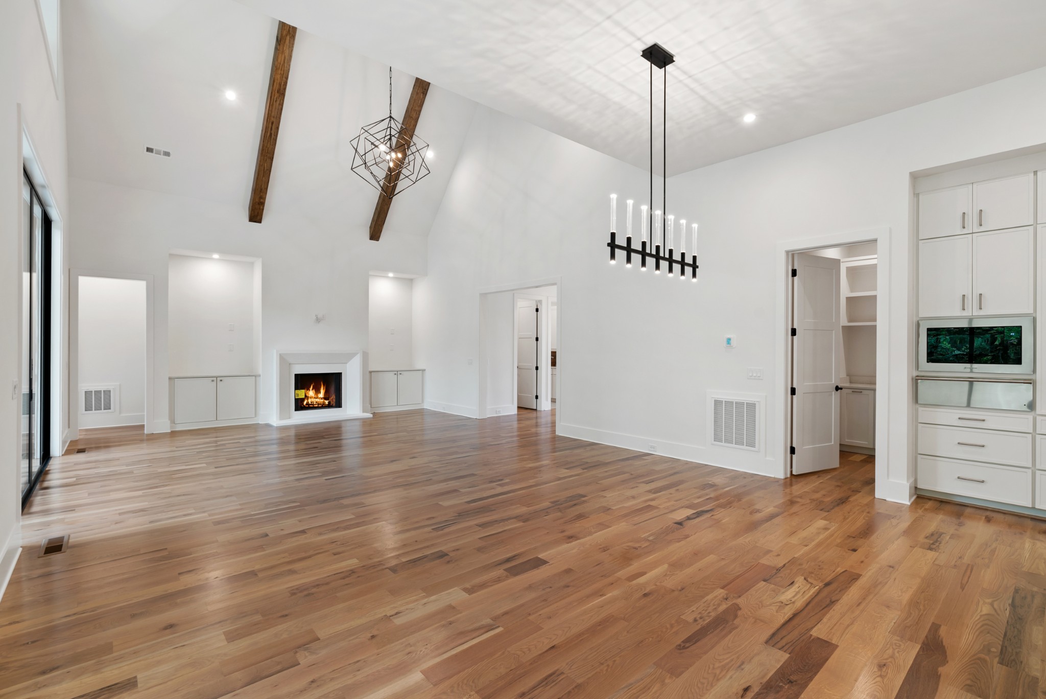 1642 Honeyman Pt