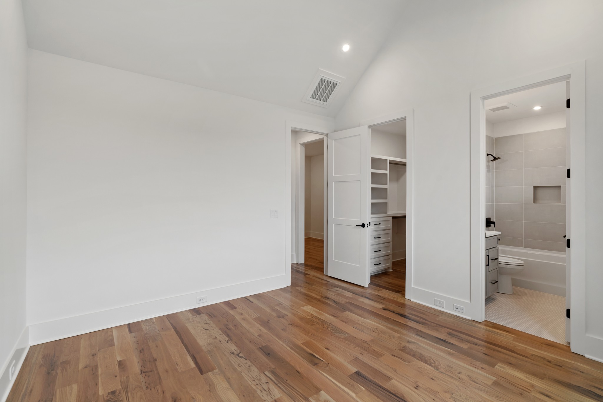 1642 Honeyman Pt
