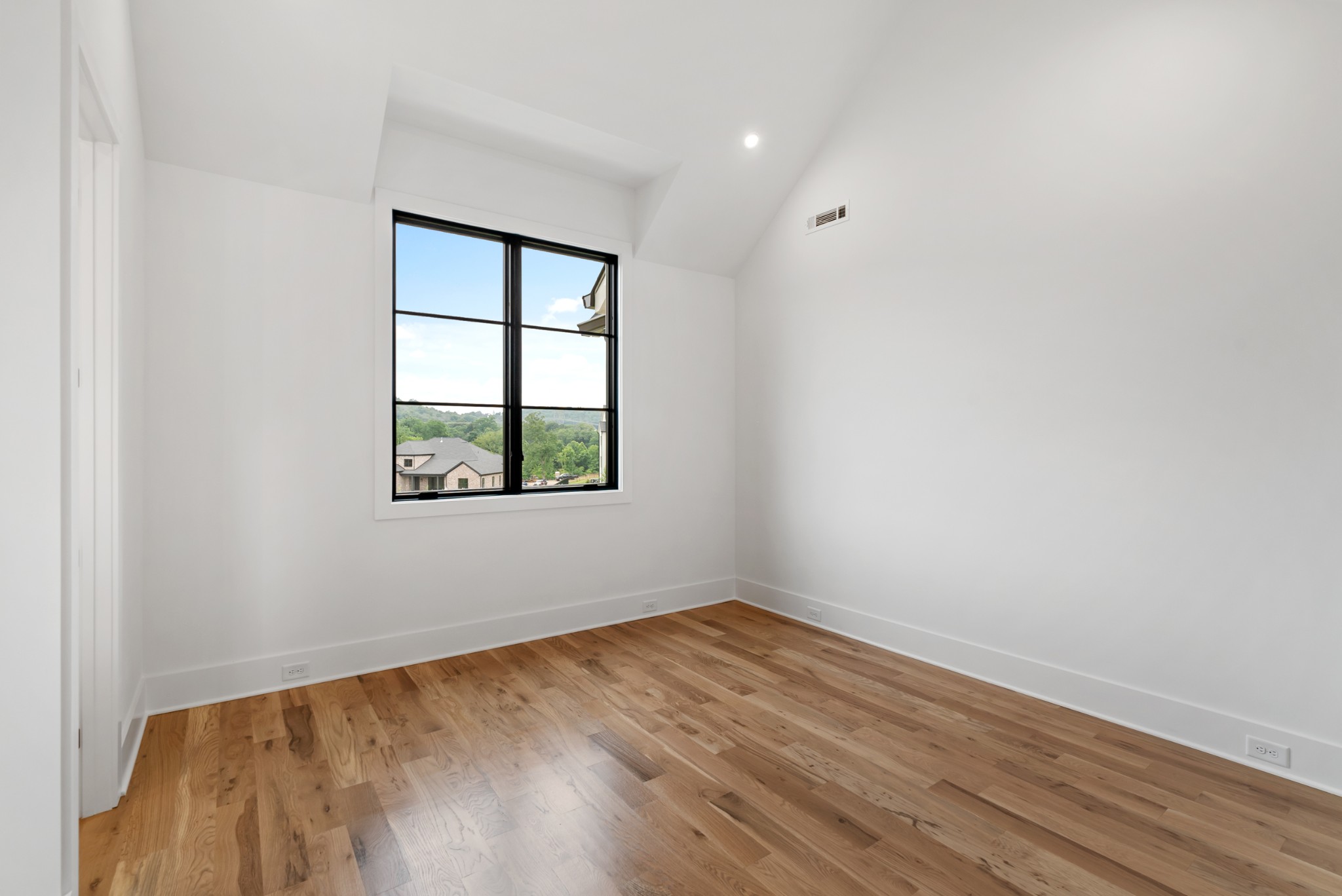 1642 Honeyman Pt