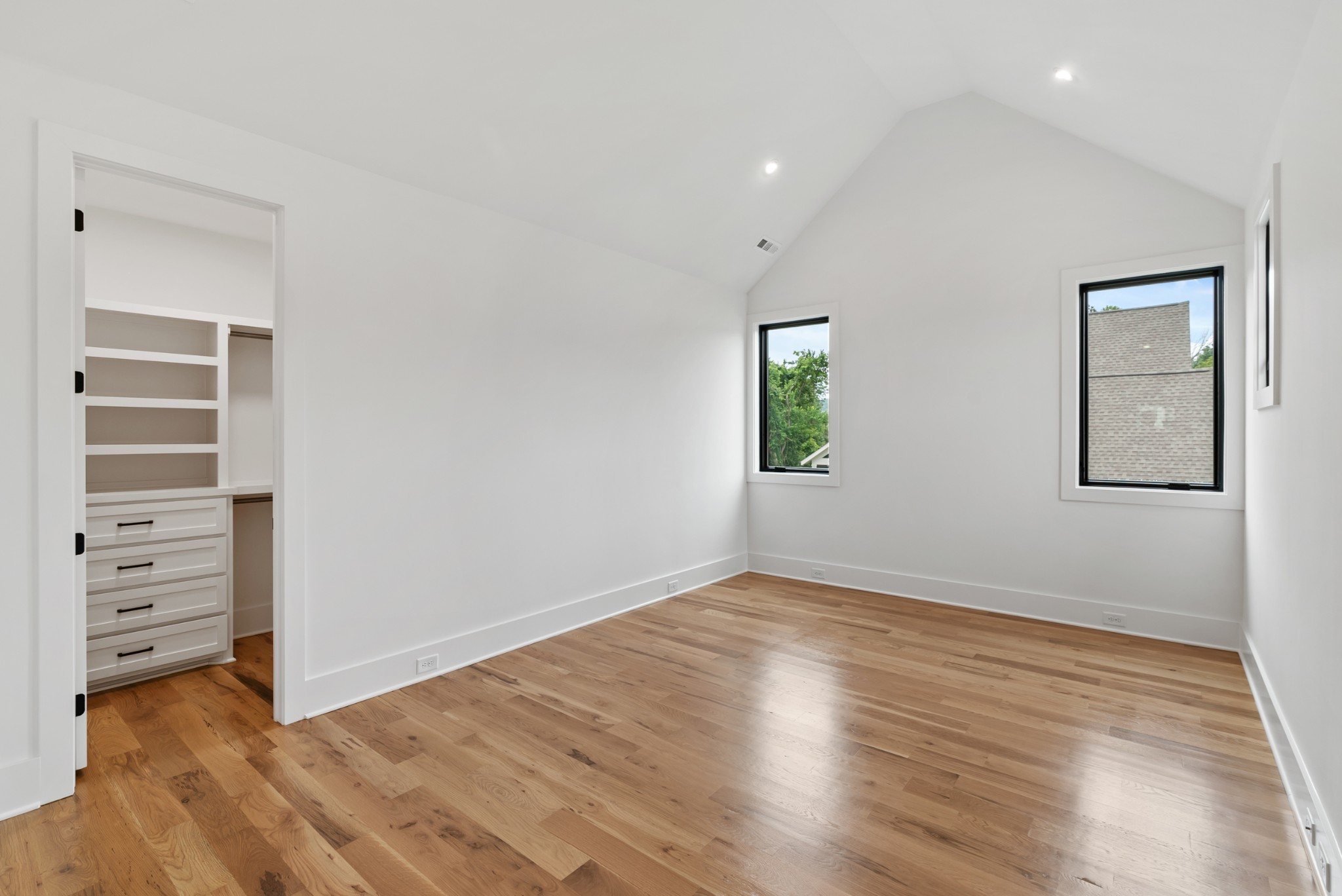 1642 Honeyman Pt