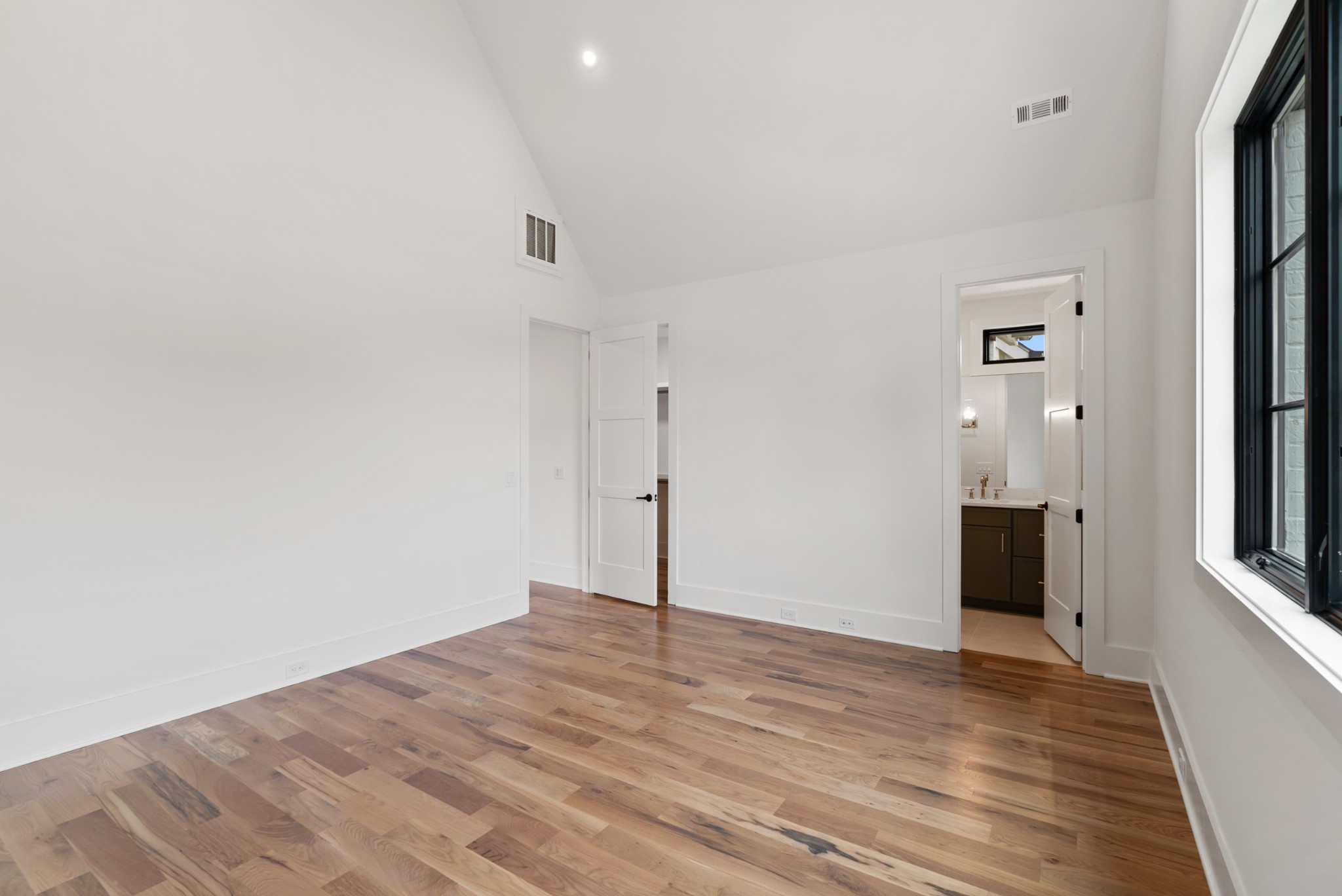 1642 Honeyman Pt
