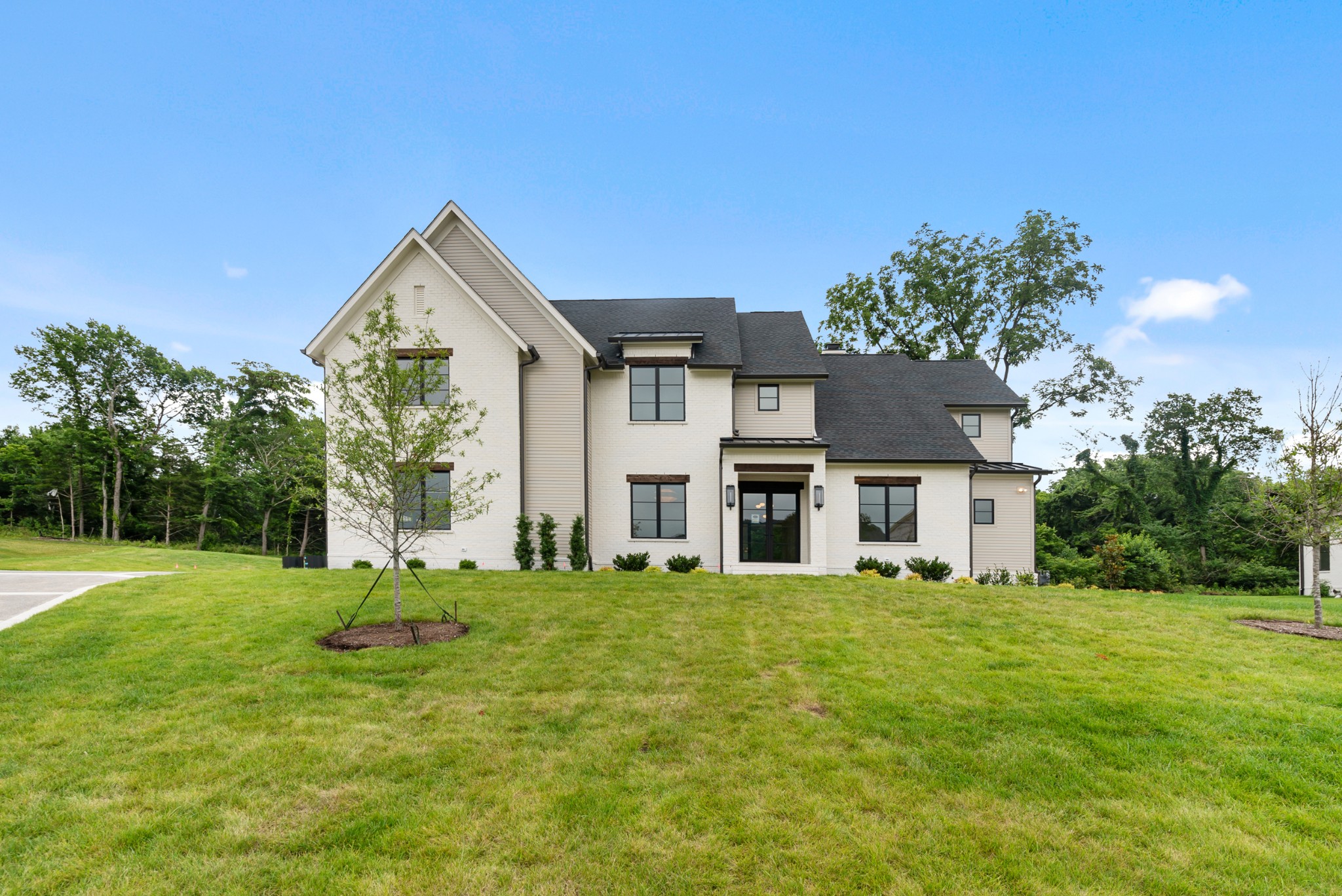 1642 Honeyman Pt