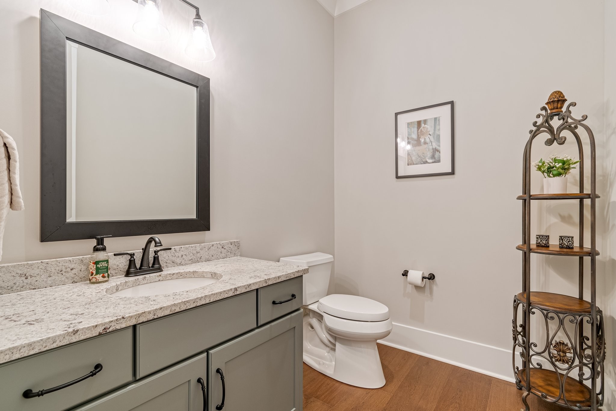 1049 Paiute Trl