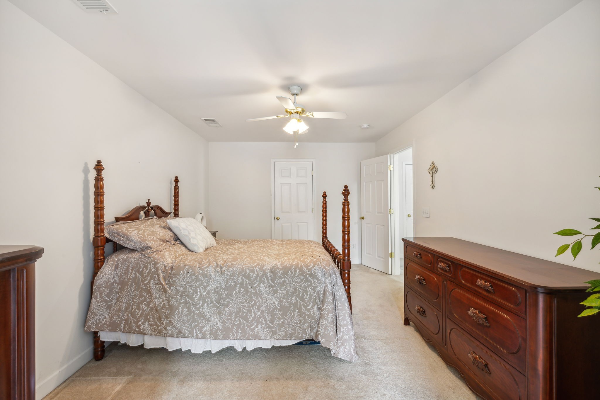 1340 Liberty Pike