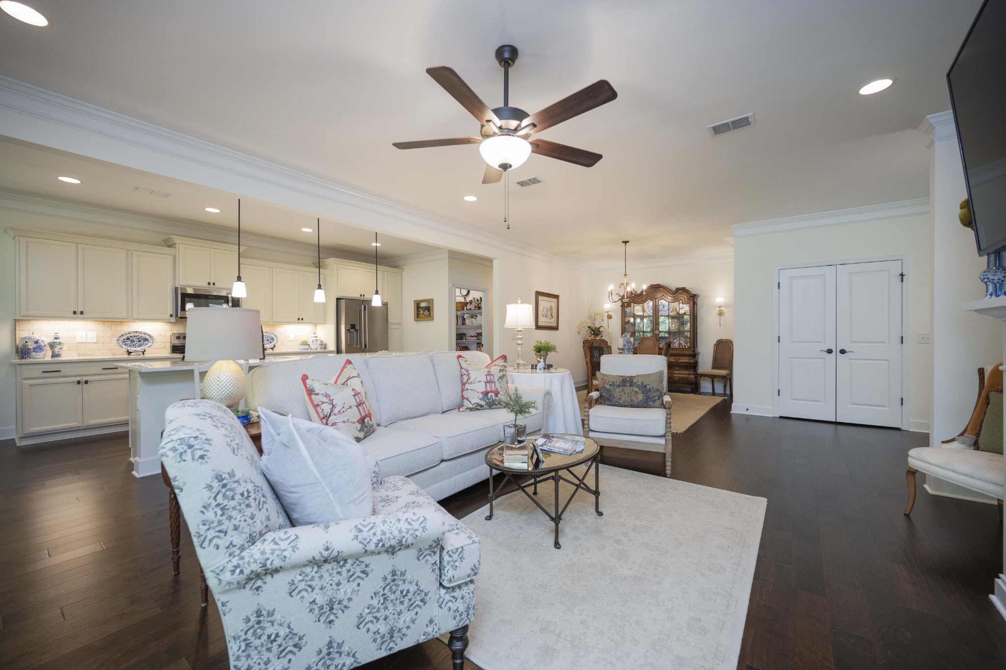 2370 Stonecenter Ln
