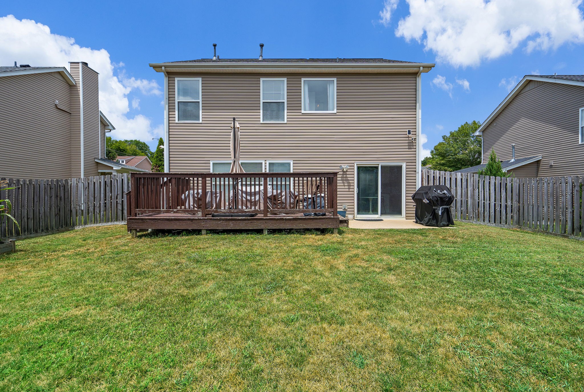 3753 Springwater Dr