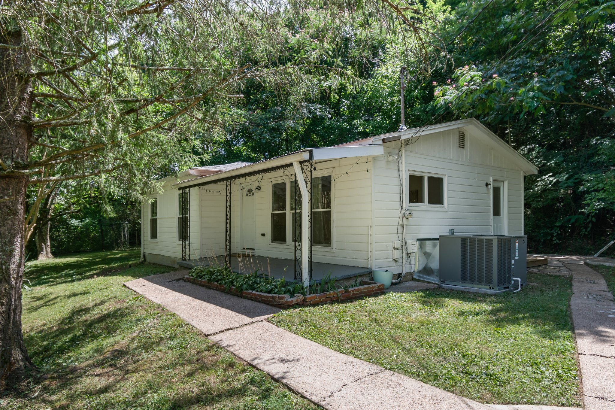 4805 Eatons Creek Rd