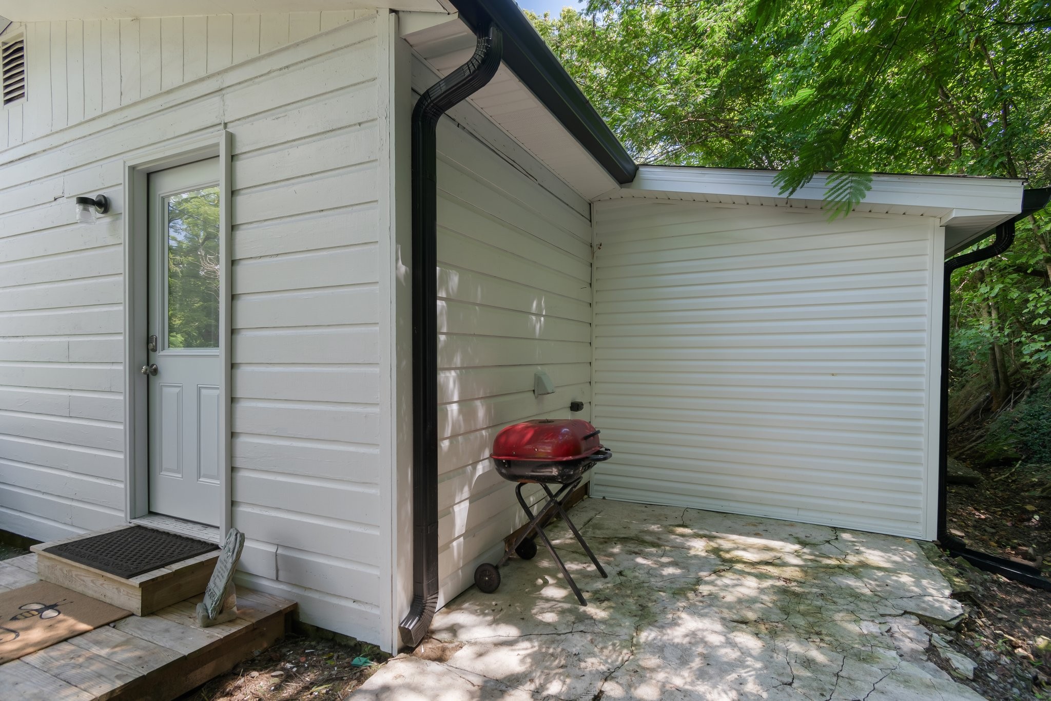 4805 Eatons Creek Rd