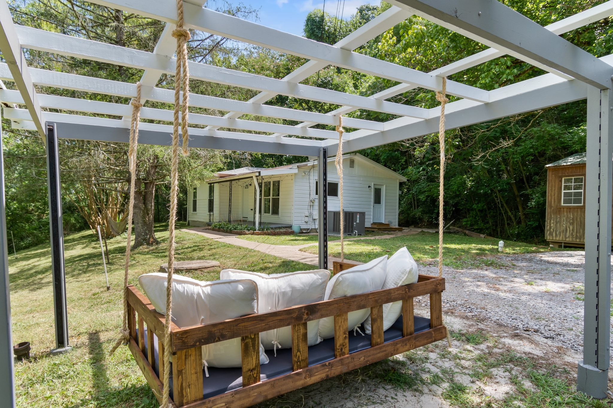 4805 Eatons Creek Rd