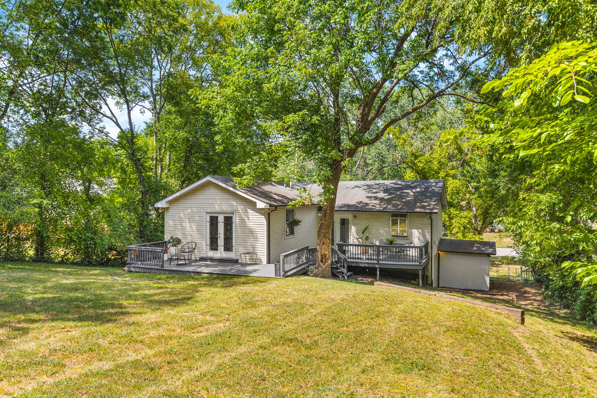 231 Willow Ln