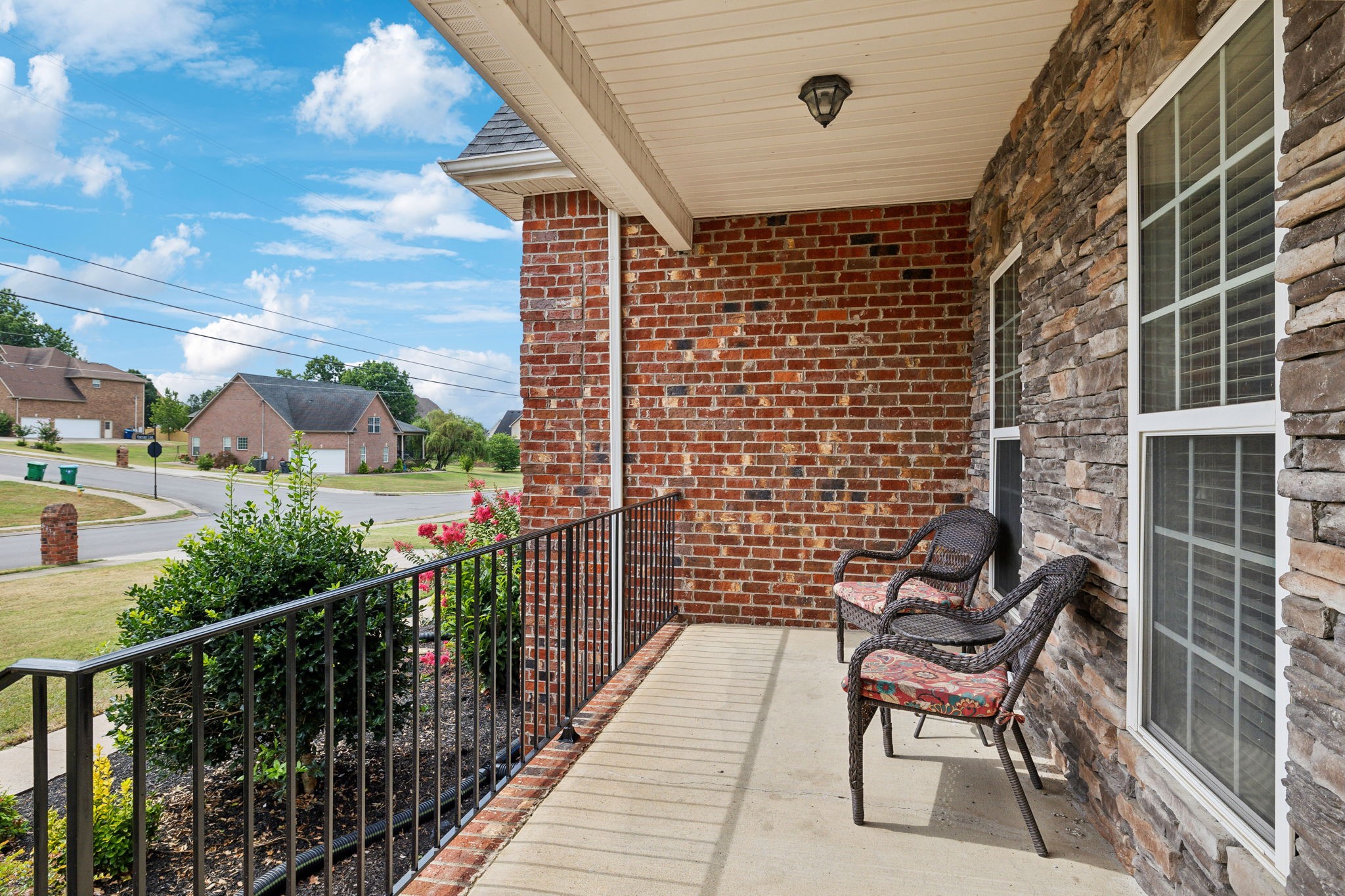 8039 Vineyard Ln