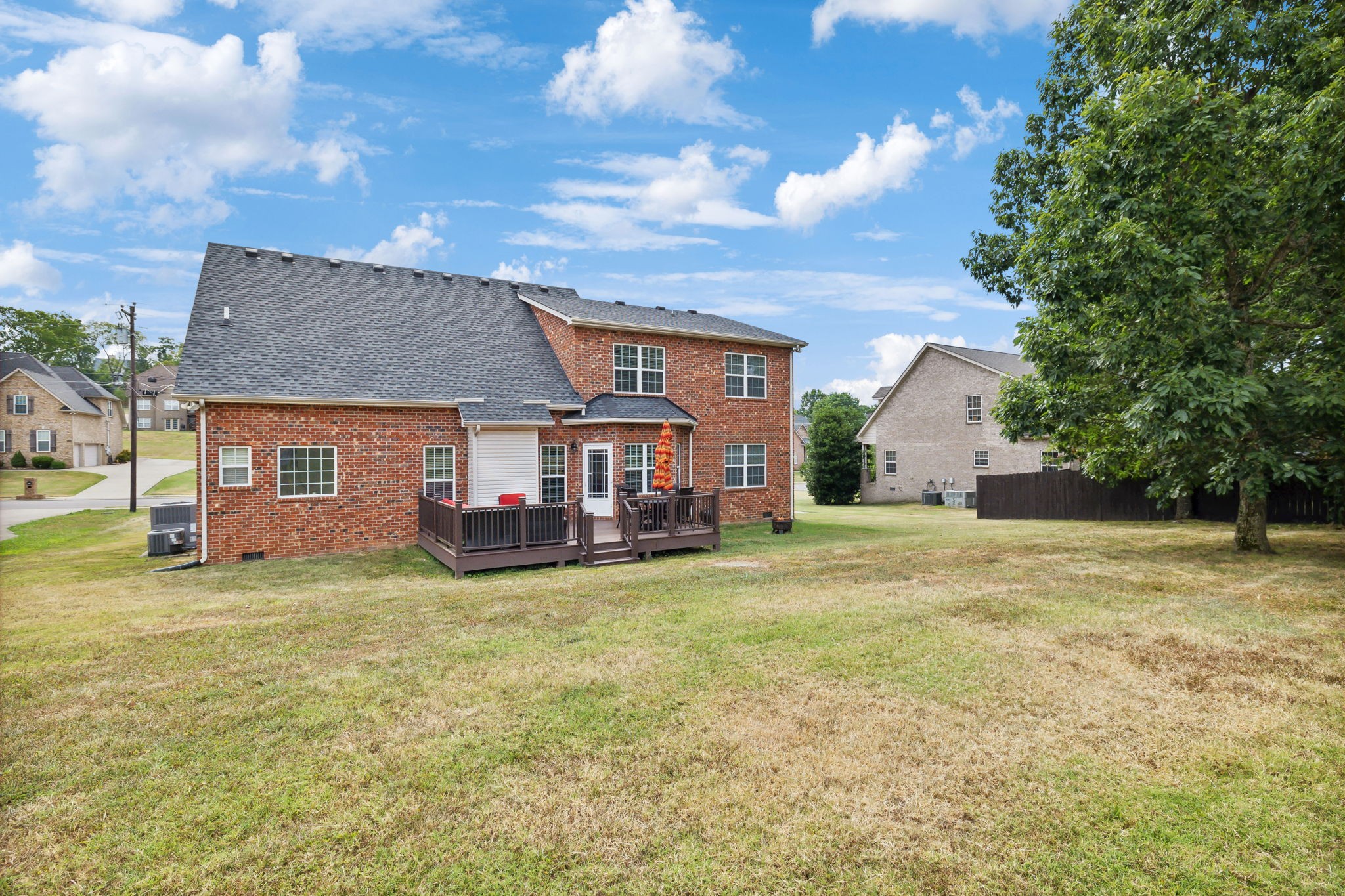 8039 Vineyard Ln