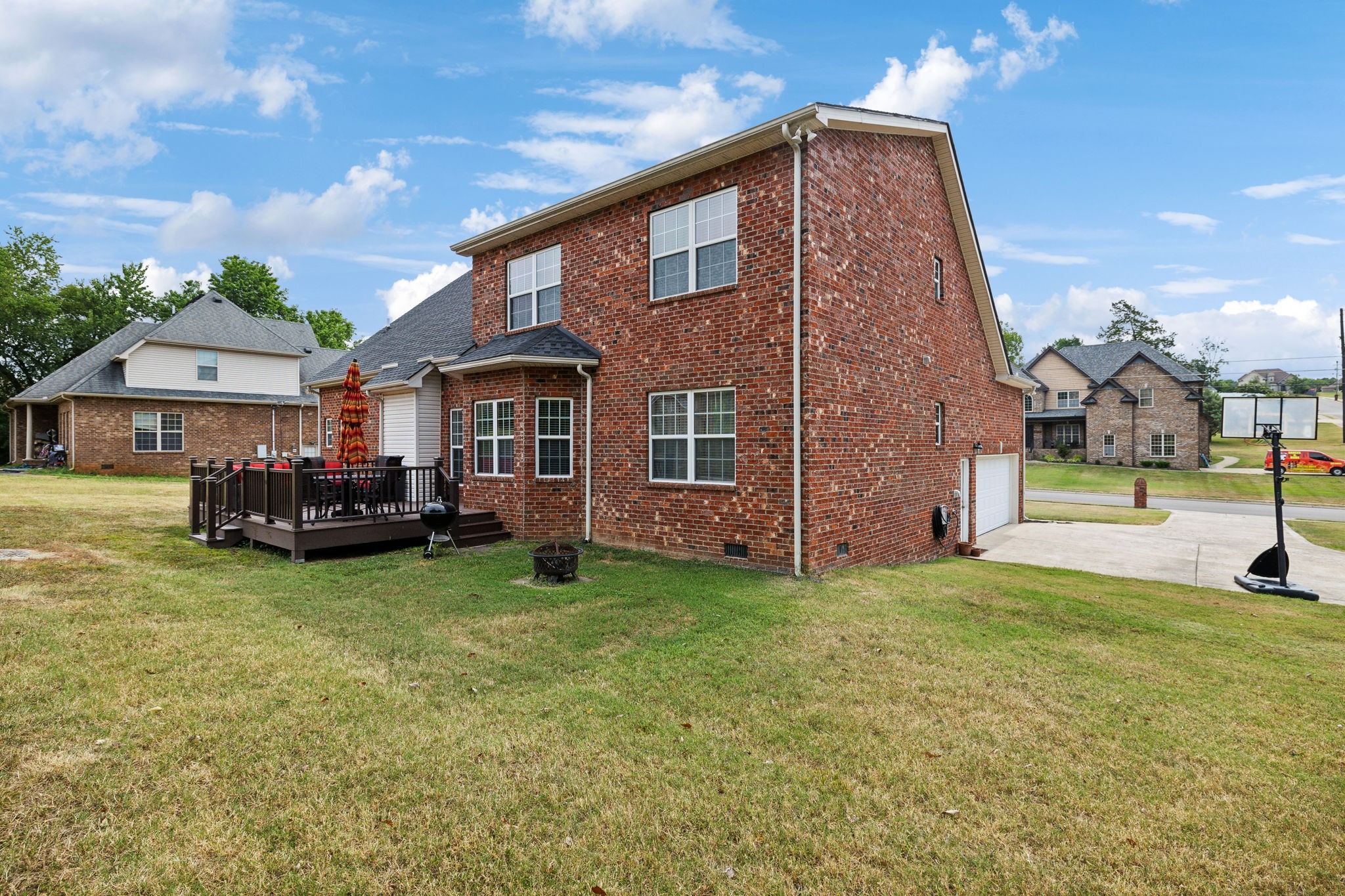 8039 Vineyard Ln
