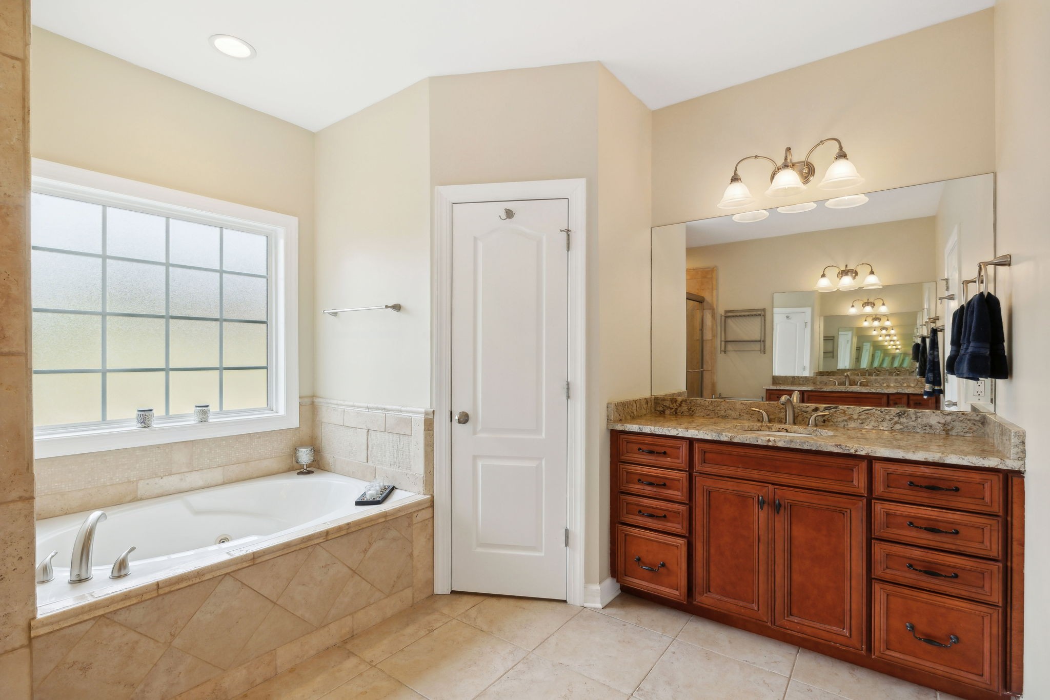 8039 Vineyard Ln