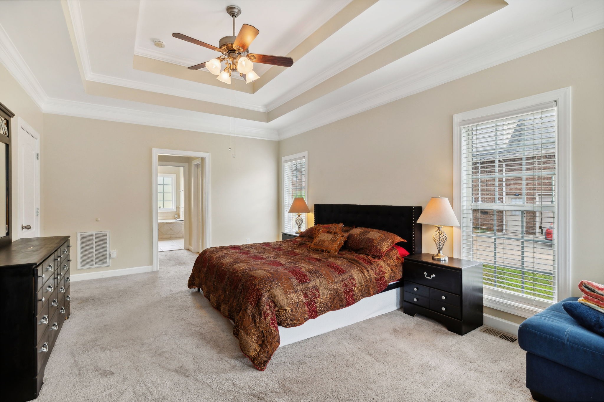 8039 Vineyard Ln