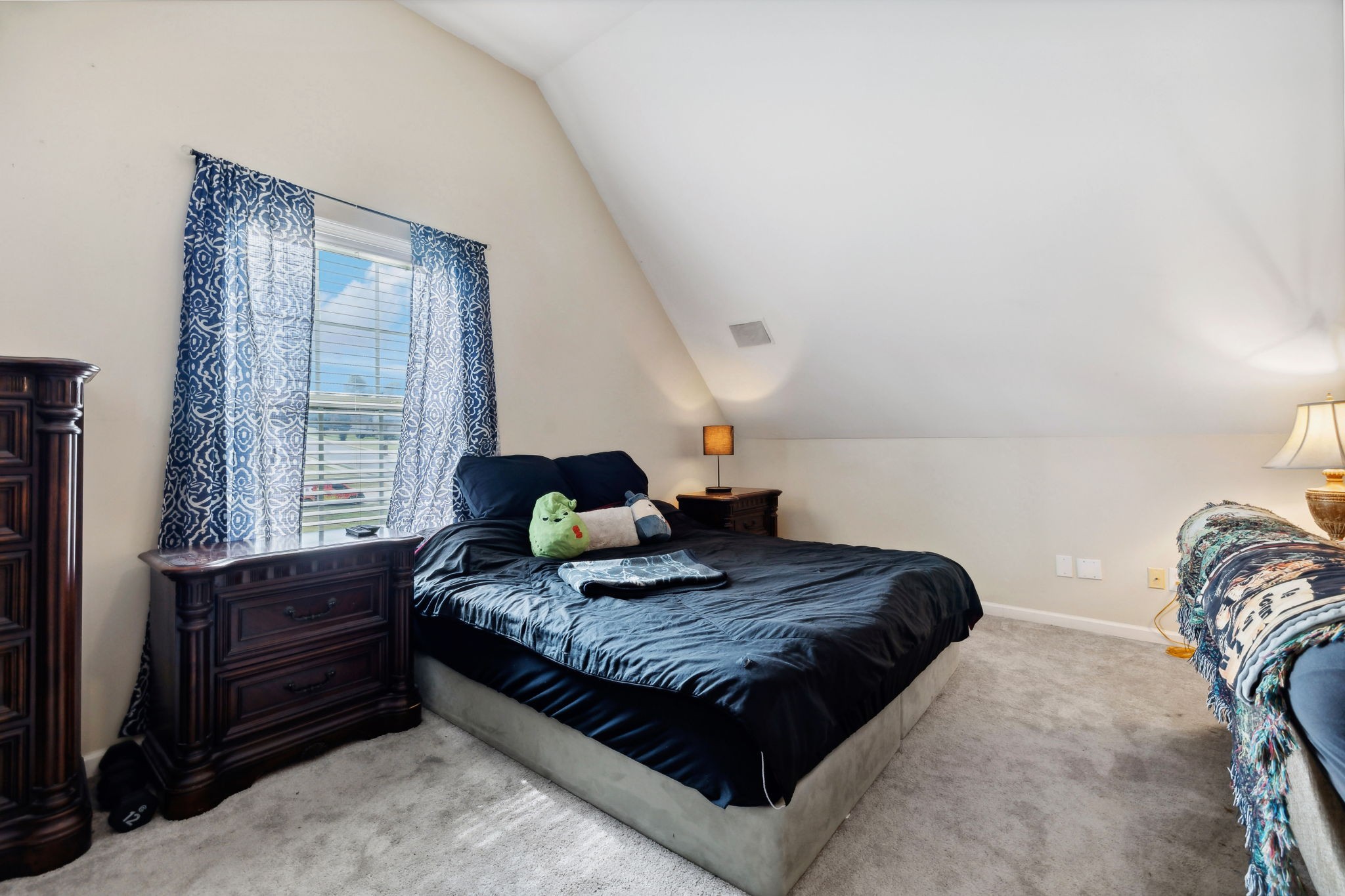 8039 Vineyard Ln
