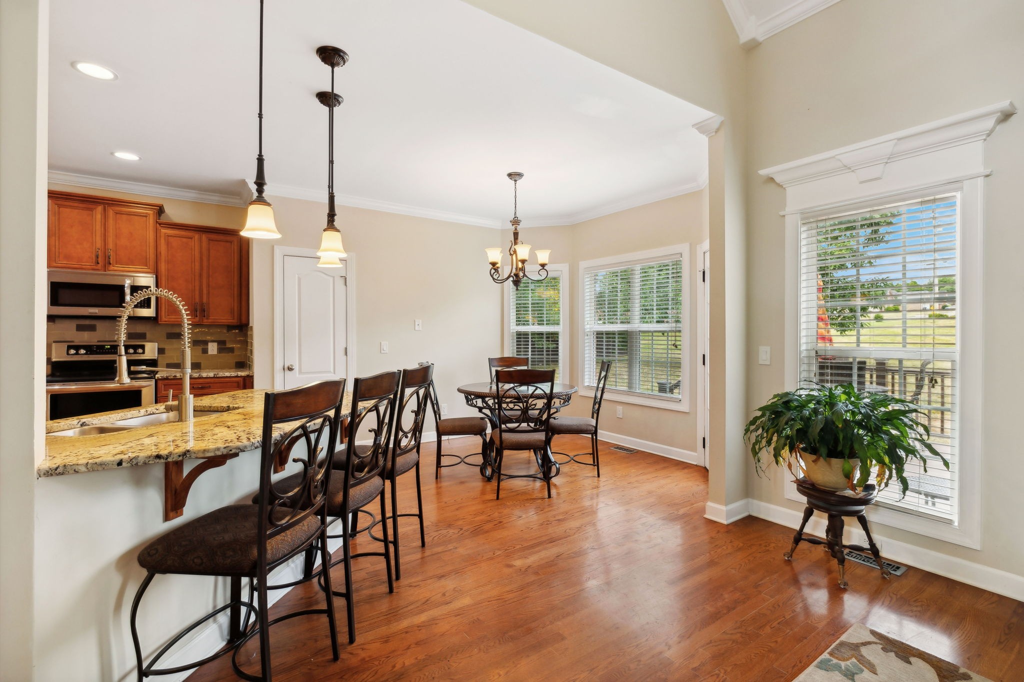 8039 Vineyard Ln