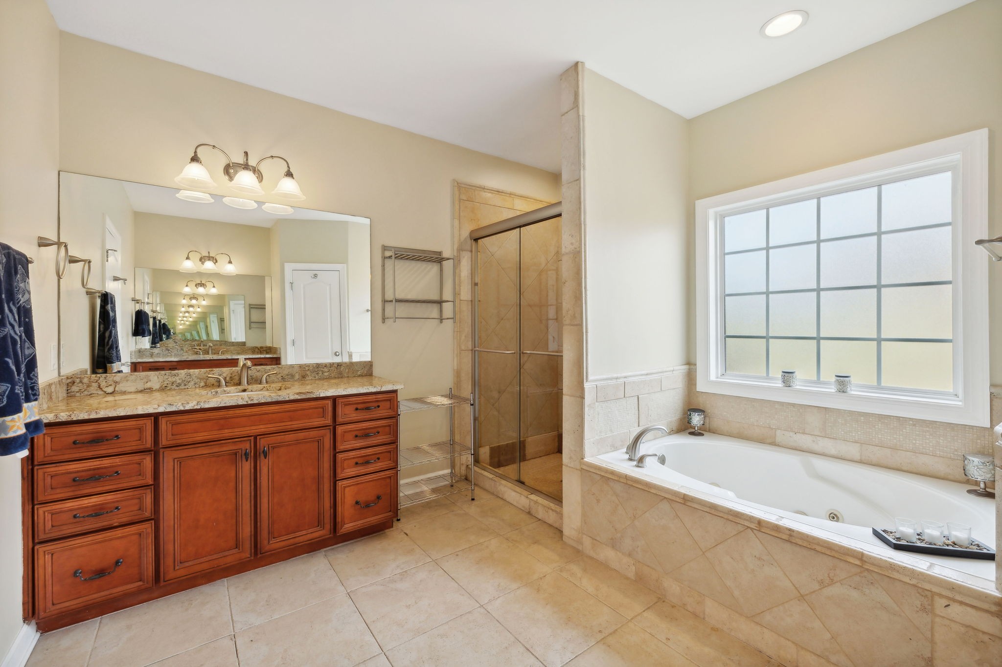 8039 Vineyard Ln