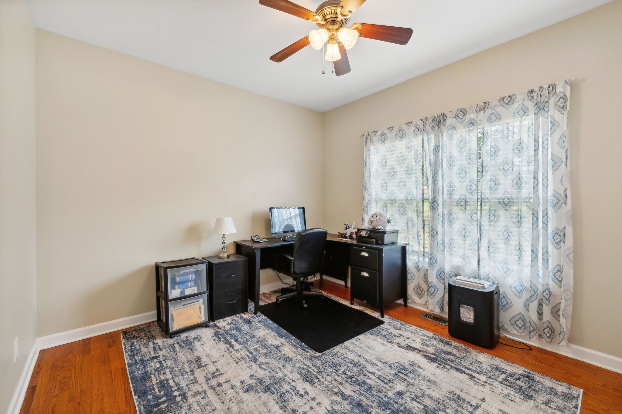 8039 Vineyard Ln
