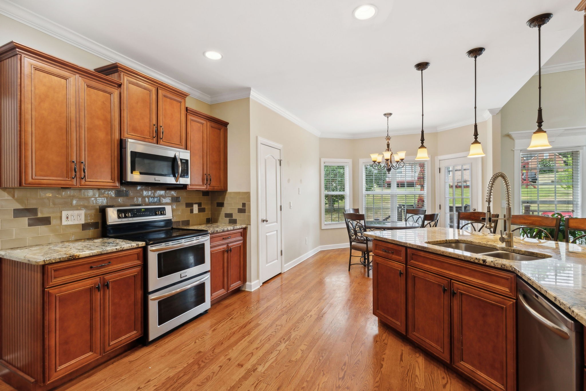 8039 Vineyard Ln